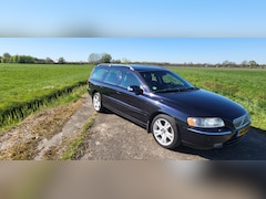 Volvo V70 - 2.5T AWD Summum werkende APK, schadevrij, alle (preventief) onderhoud gehad, APK april 2007