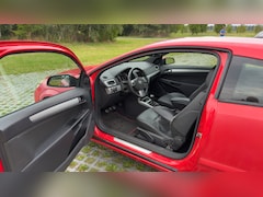 Opel Astra GTC - 2.0 T Sport OPC line edition
