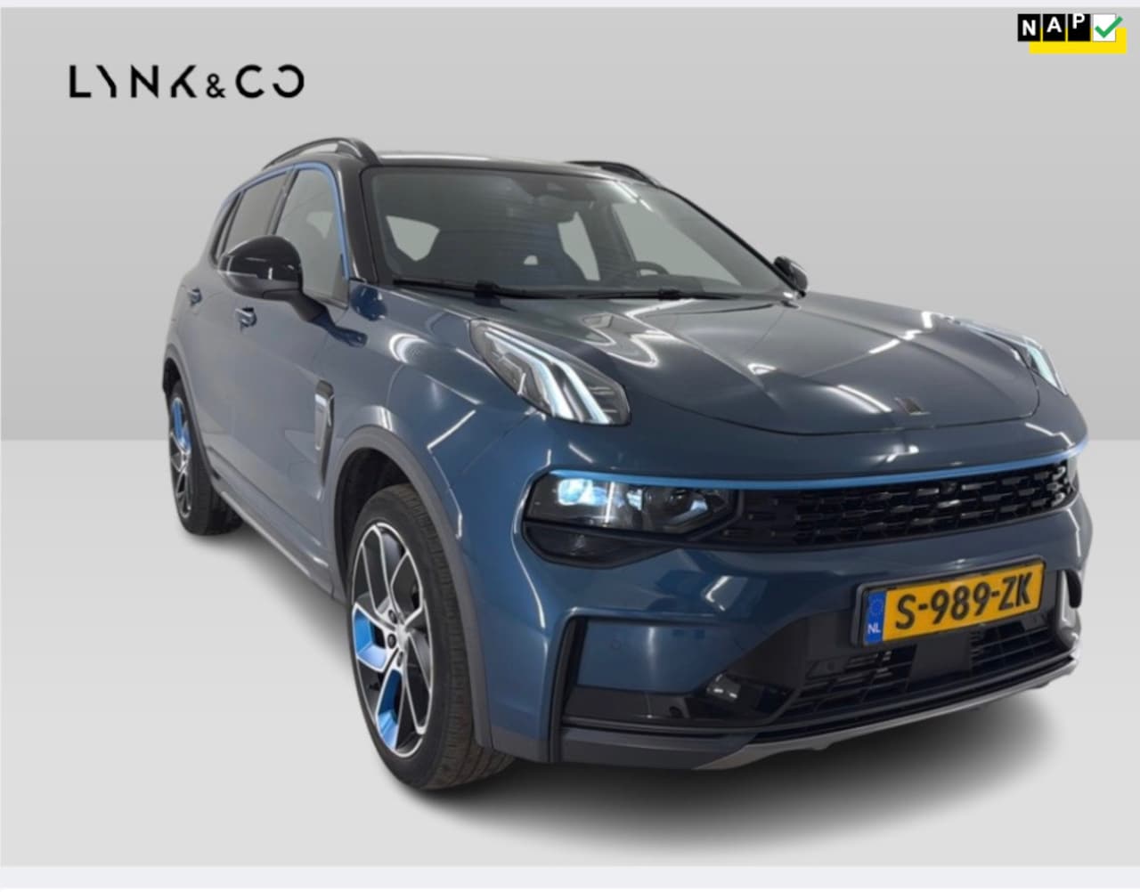 Lynk & Co 01 - 1.5 261pk PHEV 7DCTH | Orig.NL | Zwarte hemel | PanoramaDak | 360 graden Camera | Carplay - AutoWereld.nl
