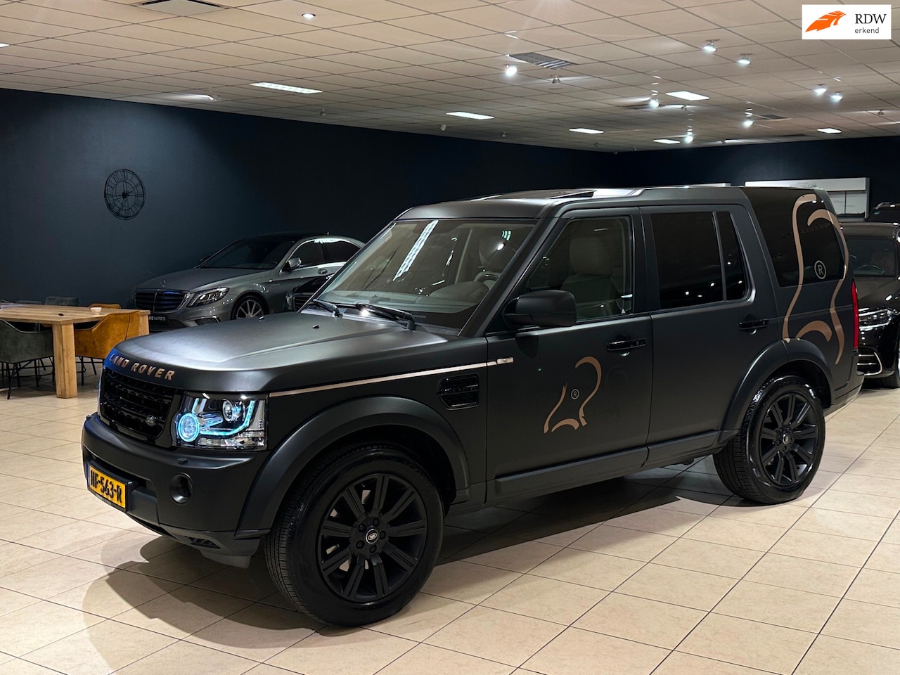 Land Rover Discovery - 3.0 SDV6 SE|FACELIFT PAKKET|PANO|TREKHAAK - AutoWereld.nl