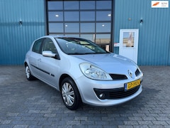 Renault Clio - 1.4-16V Expression