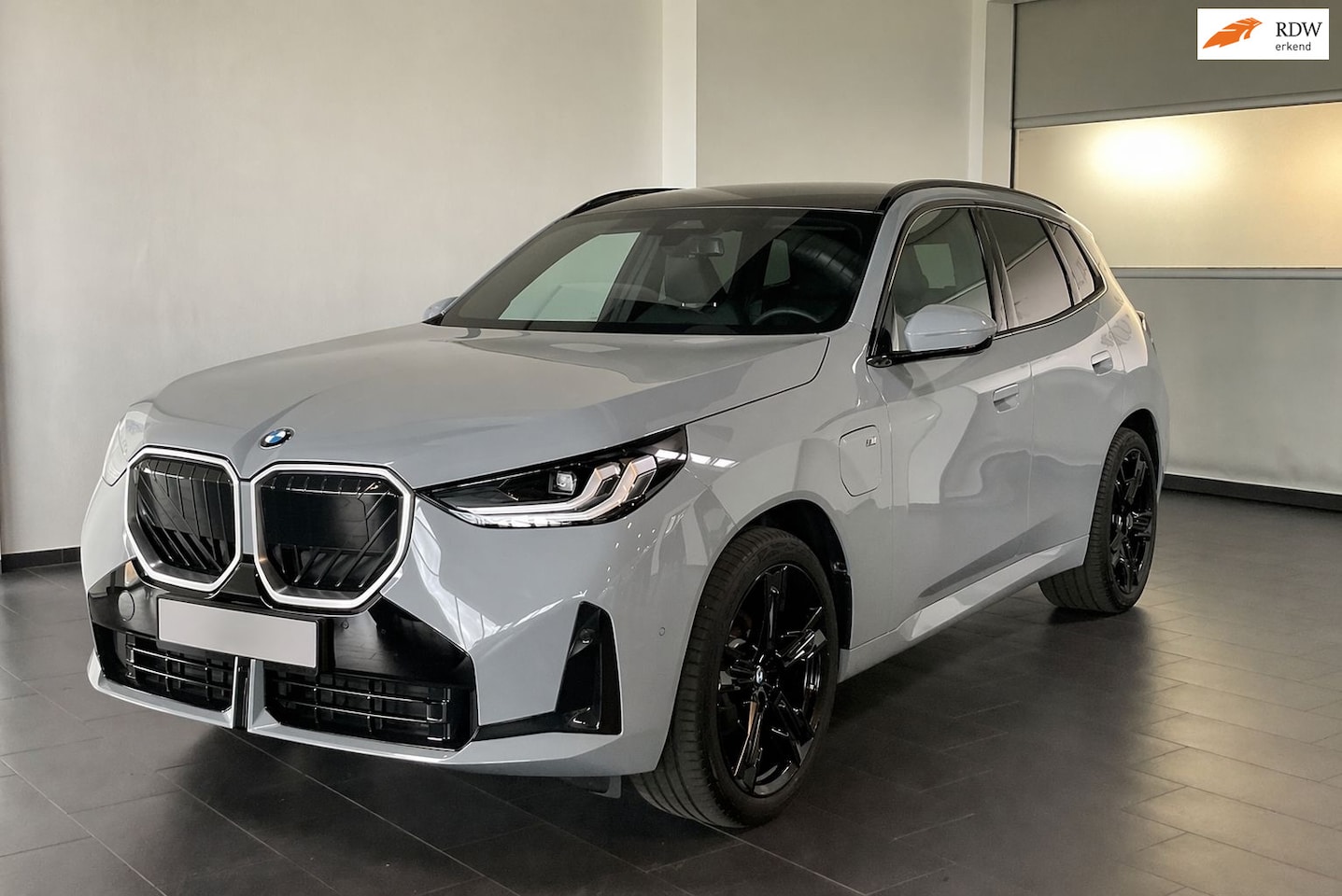 BMW X3 - 30e xDrive M-Sport, Pano, Trekhaak, Leer, enz. - AutoWereld.nl