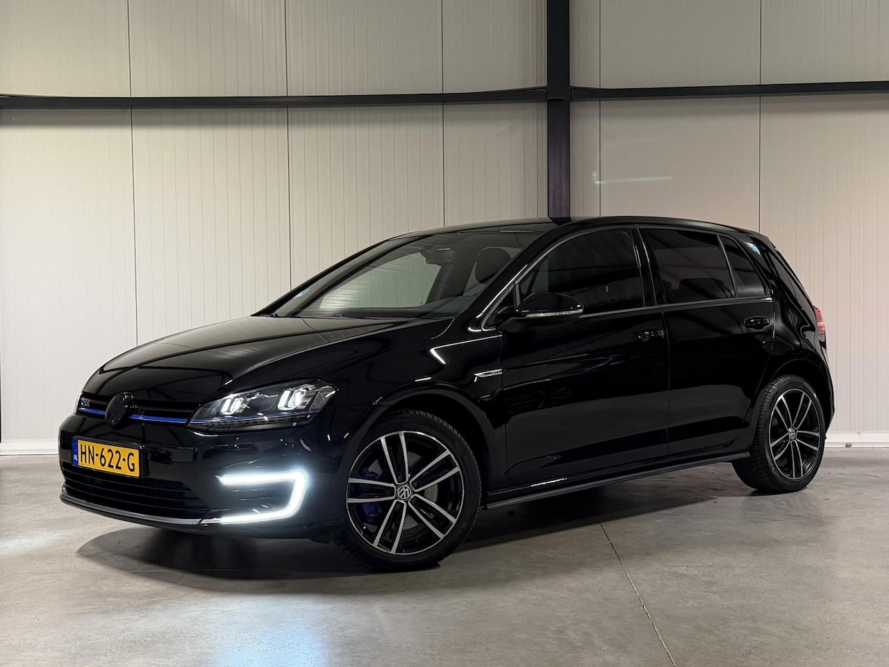 Volkswagen Golf - 1.4 TSI GTE GTI Carplay Stoelverwarming PDC - AutoWereld.nl