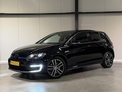 Volkswagen Golf - 1.4 TSI GTE GTI Carplay Stoelverwarming PDC