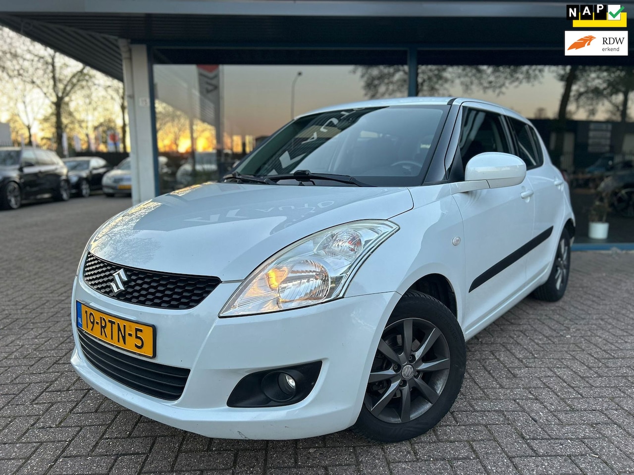 Suzuki Swift - 1.2 Comfort EASSS|PDC|LMV|Org NL|Keurige Auto! - AutoWereld.nl