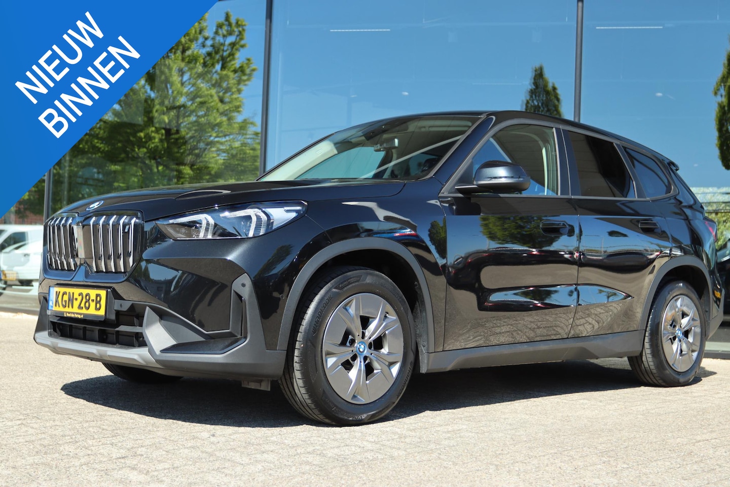 BMW iX1 - XDRIVE30 67KWH LAUNCH EDITION | CARPLAY | CAMERA | KEY-LESS | FULL LED | VIRT. COCKPIT | S - AutoWereld.nl