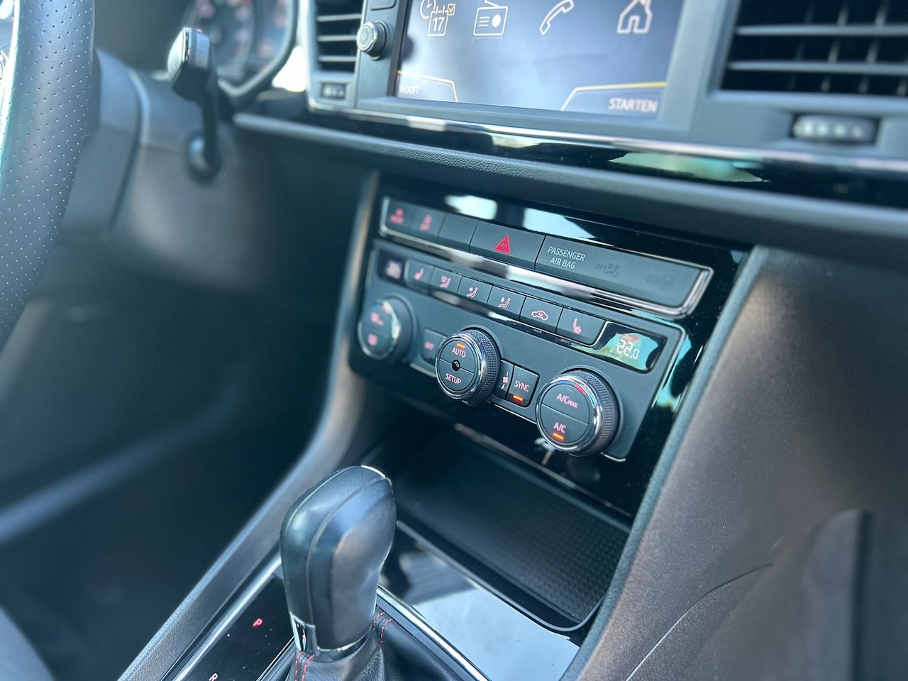 SEAT Leon - 1.8 TSI FR Connect|Camera|Alcantara|Pano|Full-Link