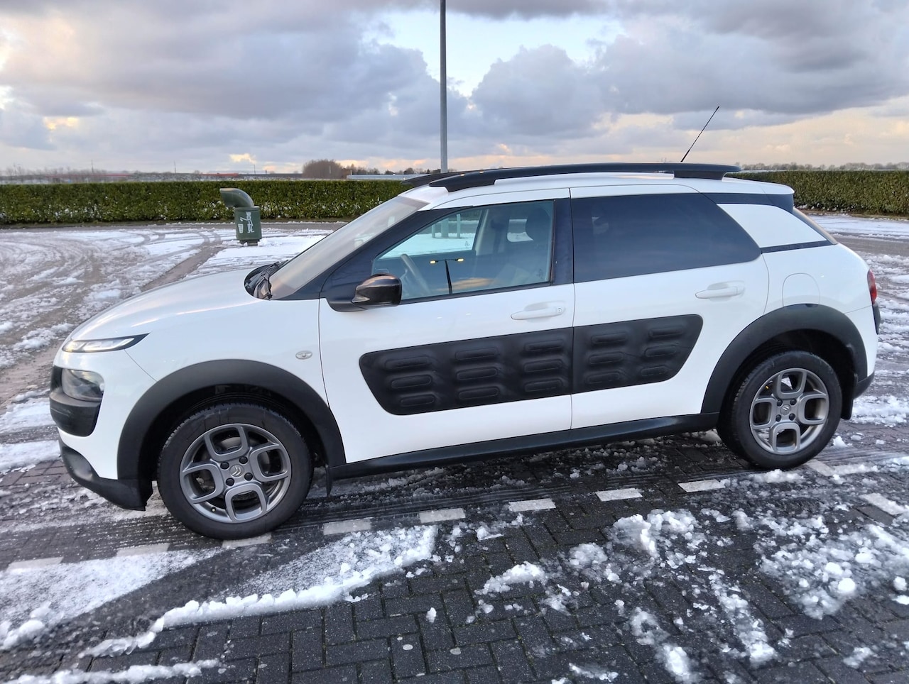 Citroën C4 Cactus - 1.2 e-VTi Shine - AutoWereld.nl