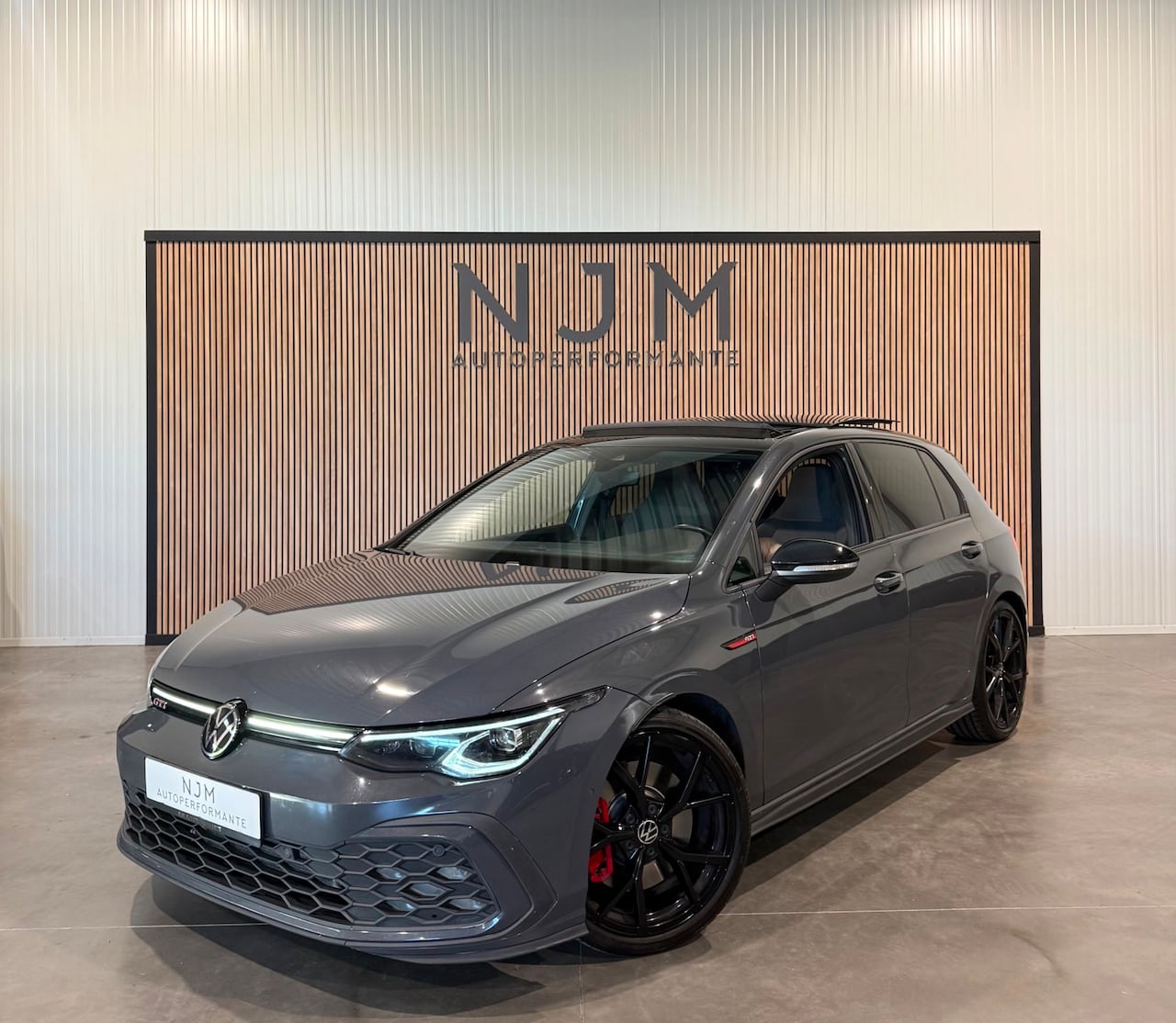 Volkswagen Golf - 2.0 TSI GTI|Pano|Keyless|ACC|Camera - AutoWereld.nl