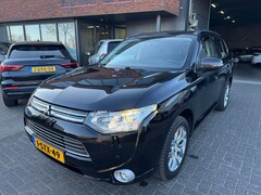 Mitsubishi Outlander - 2.0 PHEV Instyle SCHUIFDAK LEDER TREKHAAK CAMERA ORIG NL NAP