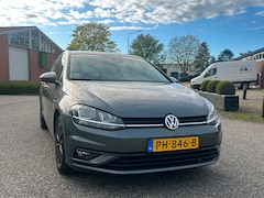 Volkswagen Golf - 1.6 TDI Highline Business R | DSG