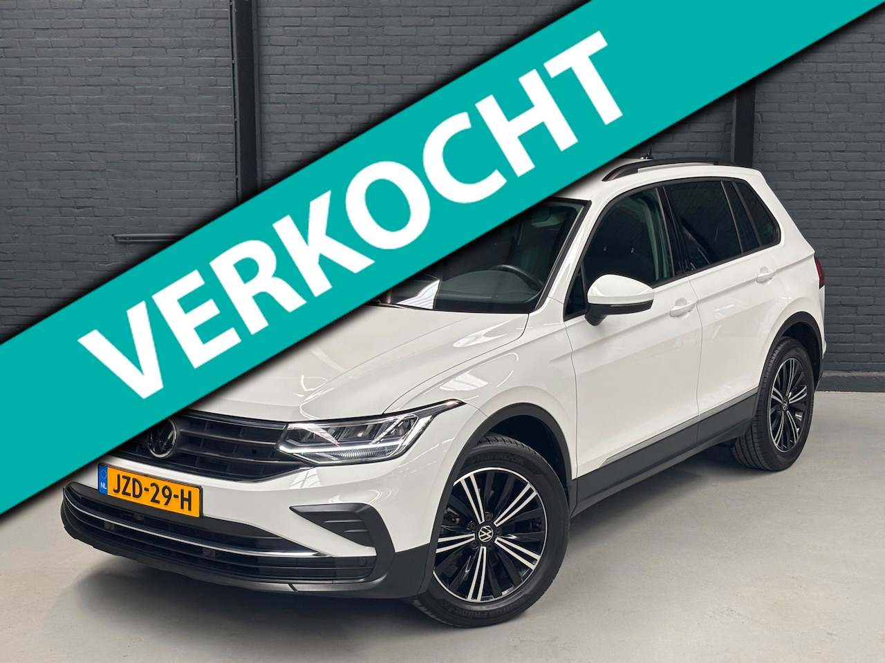 Volkswagen Tiguan - 1.5 TSI (150 pk) Life automaat - camera - trekhaak - stoelverwarming - AutoWereld.nl