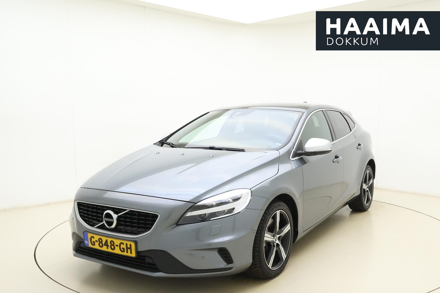 Volvo V40 - 1.5 T3 R-Design | Automaat | Sportive uitvoering | Leder interieur | Standkachel Panorama - AutoWereld.nl