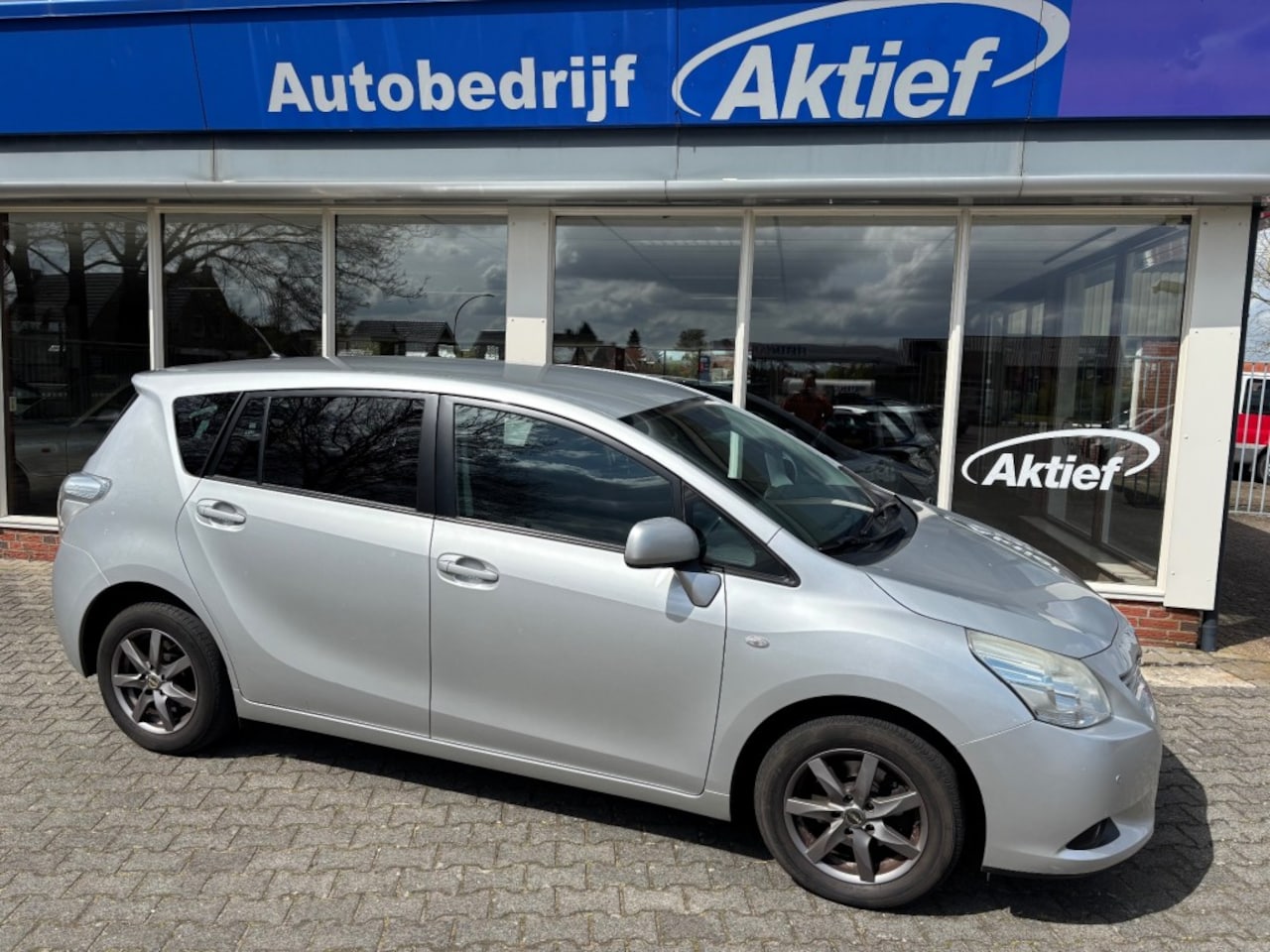 Toyota Verso - 1.8 VVT-i Business 7p. 1.8 VVT-I Business 7-persoons - AutoWereld.nl