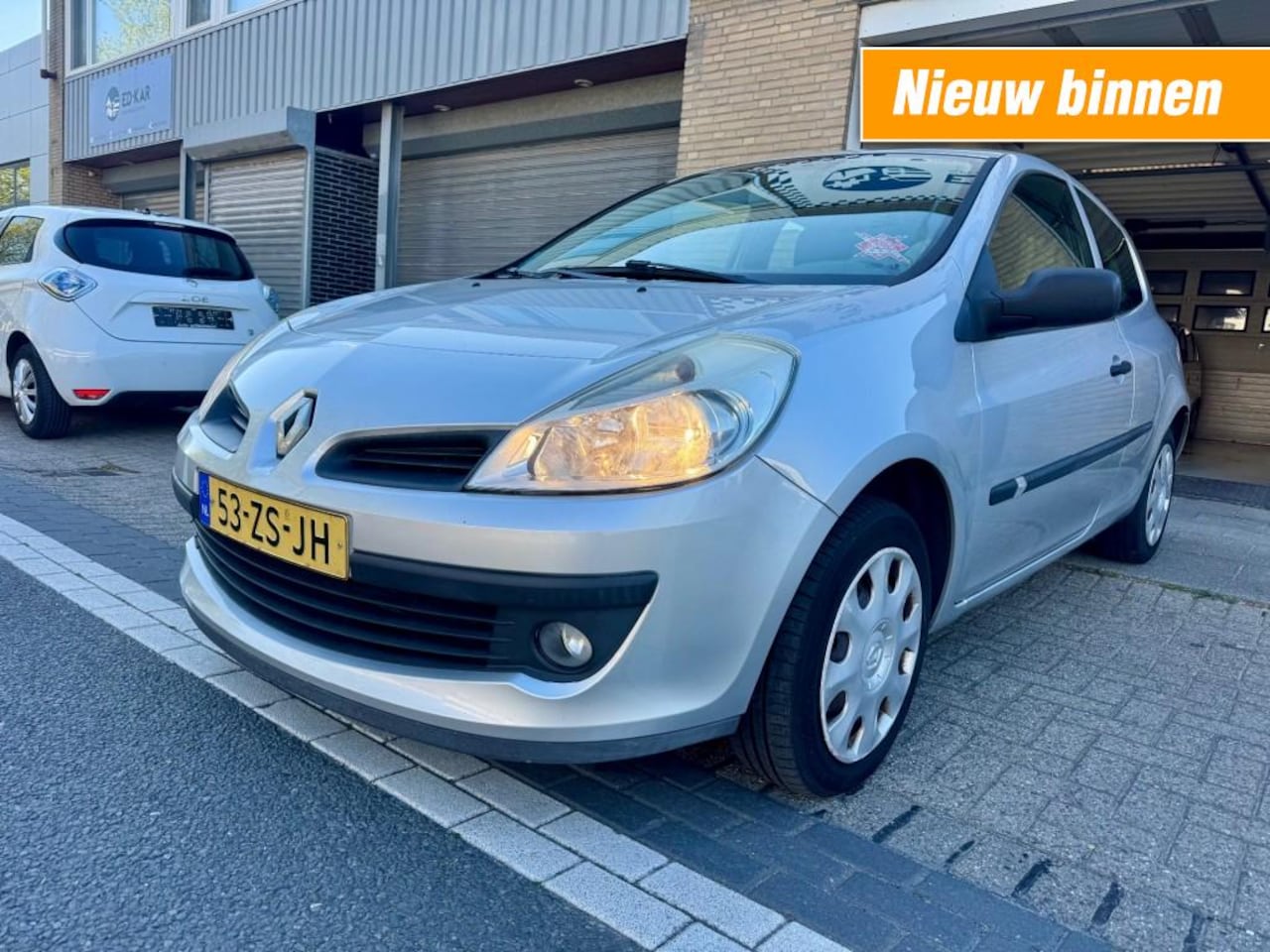 Renault Clio - 1.2-16V Special Line AIRCO RIJDT GOED NAP APK 3-2027 - AutoWereld.nl