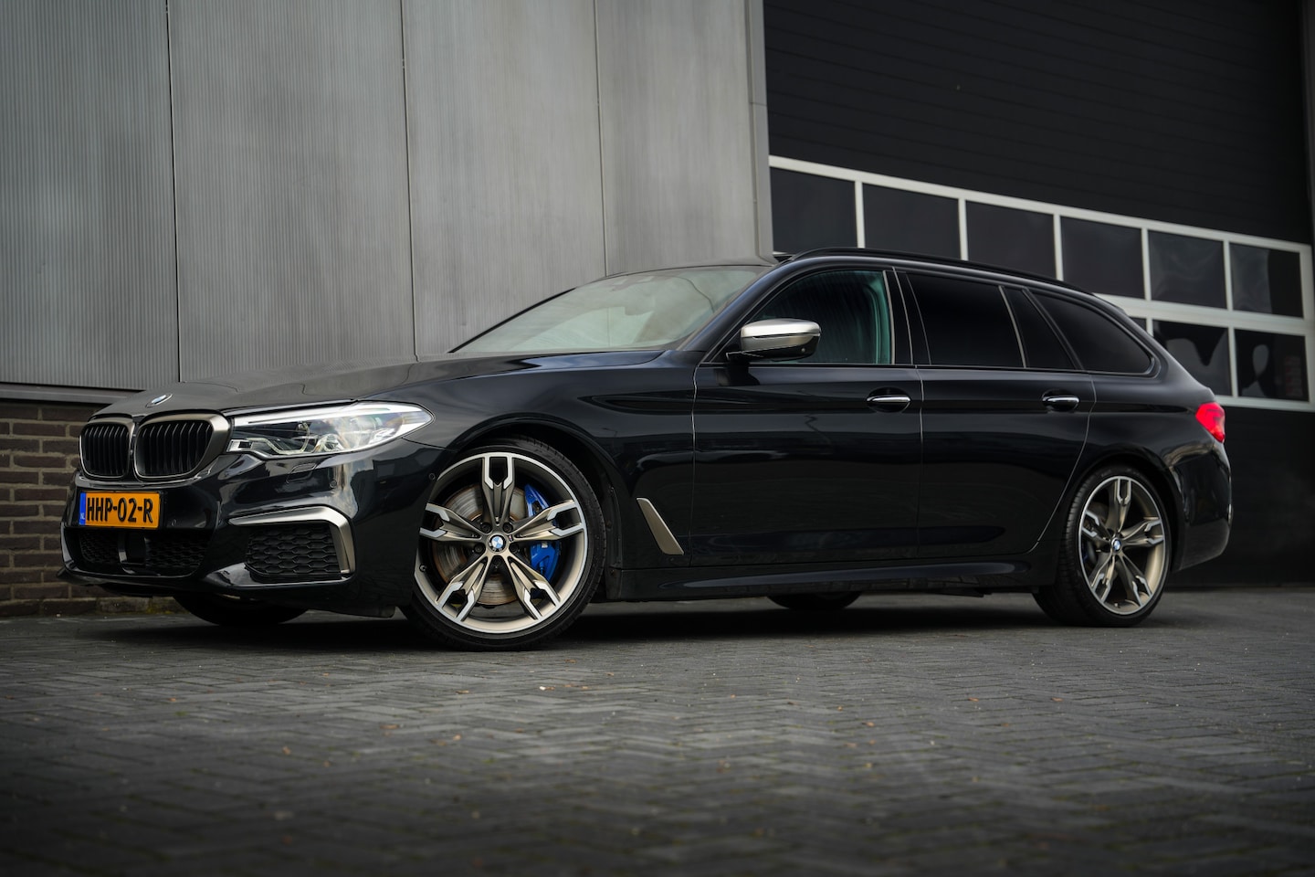 BMW 5-serie Touring - M550d 400pk xDrive High Executive M-Sportpakket /BTW-Auto/ Led-Koplamp/ Leder/ Sport-Stoel - AutoWereld.nl