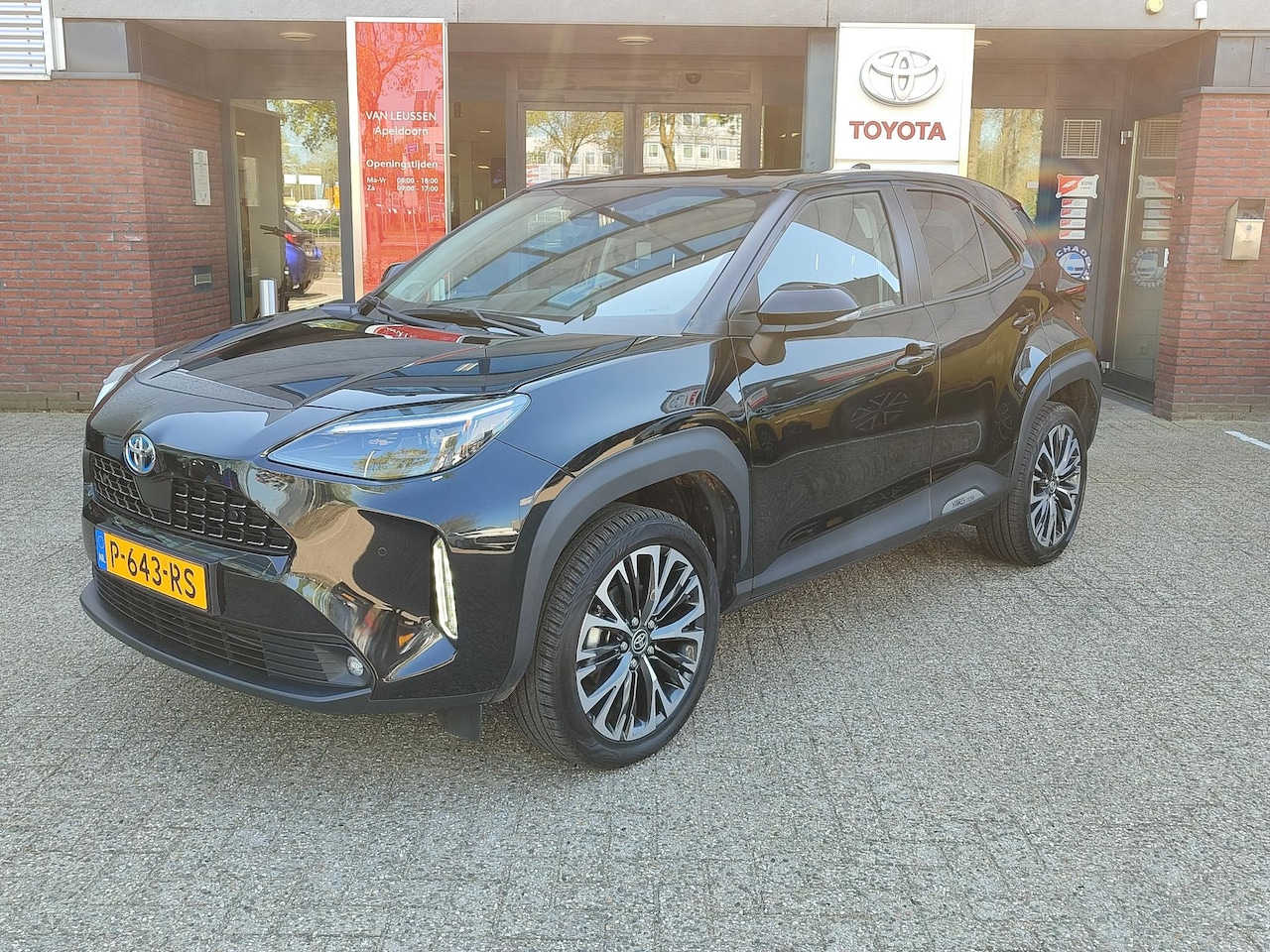 Toyota Yaris Cross - 1.5 HYBRID EXECUTIVE TREKHAAK 4S-BANDEN JBL-AUDIO HEAD-UP STOELVERW NAVI PARKK-SENSOREN 18 - AutoWereld.nl