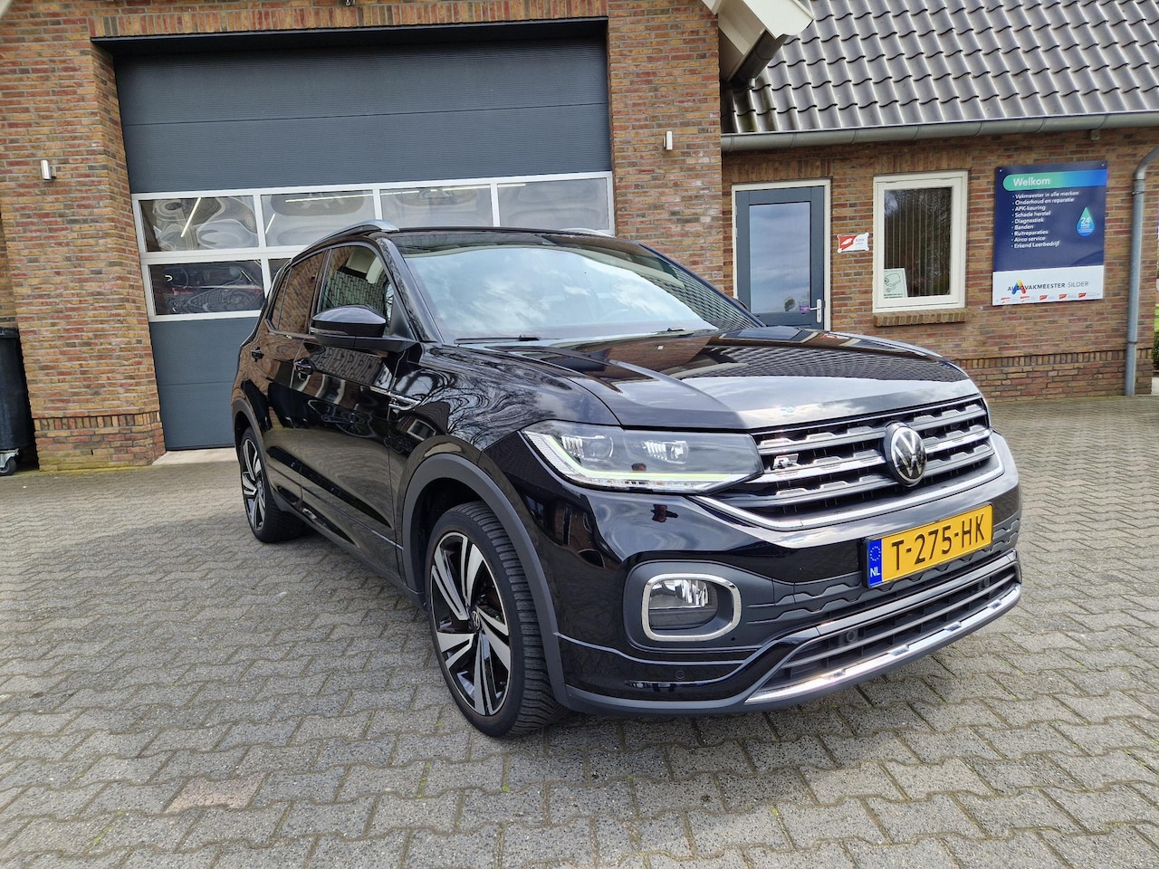 Volkswagen T-Cross - 1.0 TSI R-Line nieuwstaat NED. AUTO !! - AutoWereld.nl