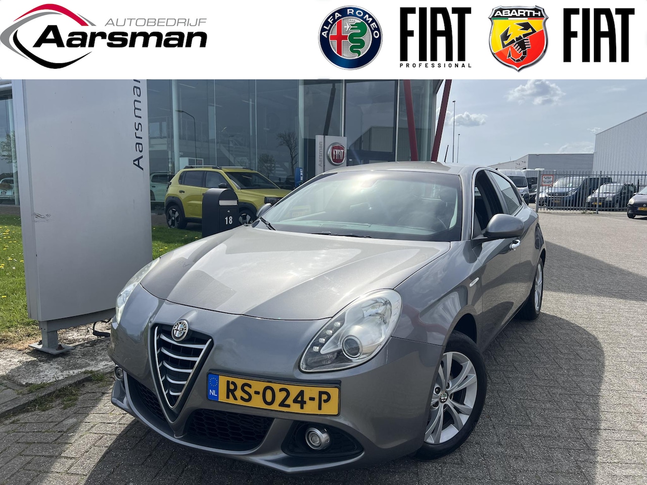 Alfa Romeo Giulietta - 1.4 T Distinctive | Navi | Parkeersensoren | Trekhaak | Climate control - AutoWereld.nl