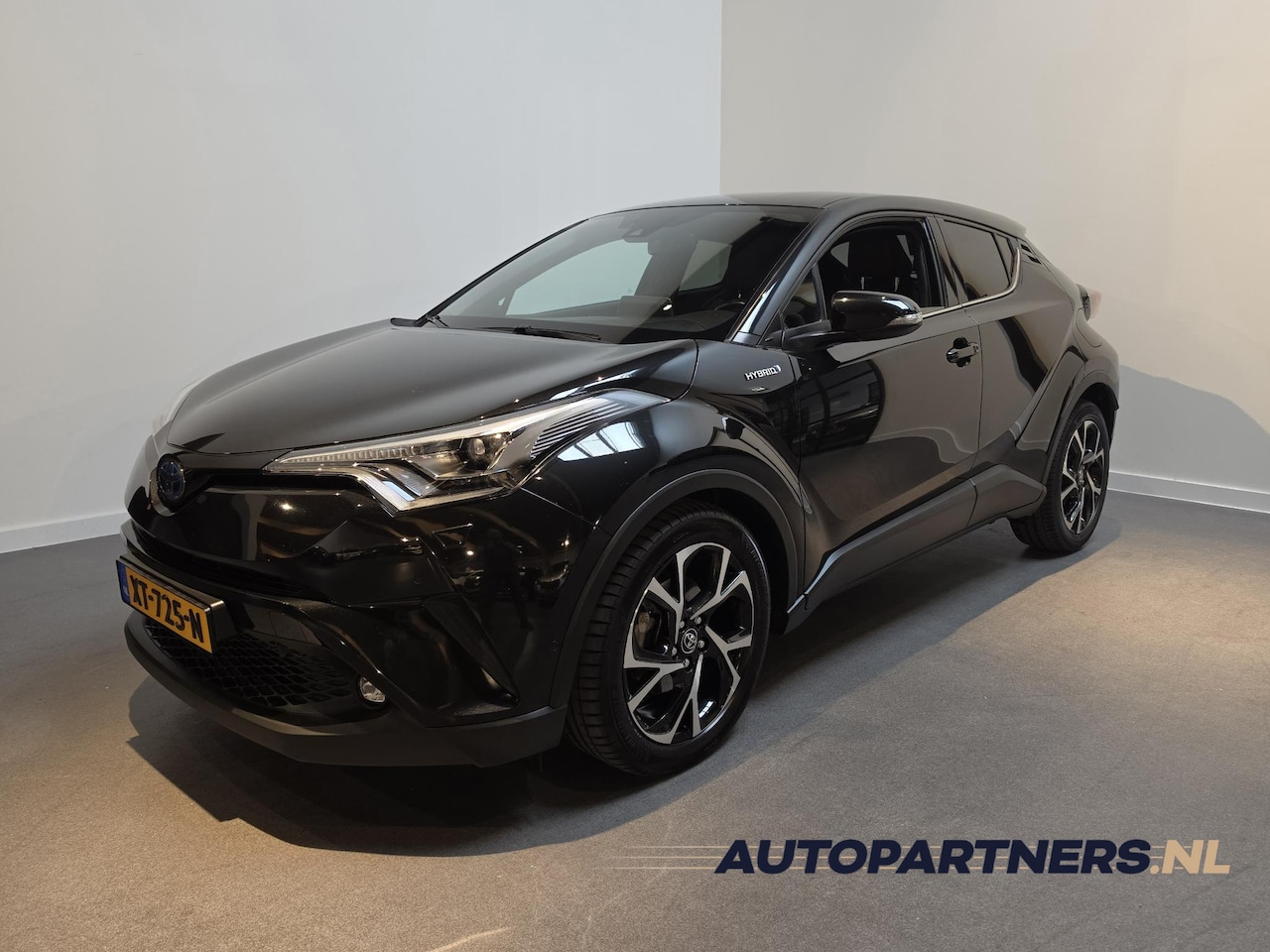 Toyota C-HR - 1.8 Hybrid Executive - Stoel/Stuurverwarming - Dodehoekdetectie - Adaptive Cruise - Leder - AutoWereld.nl