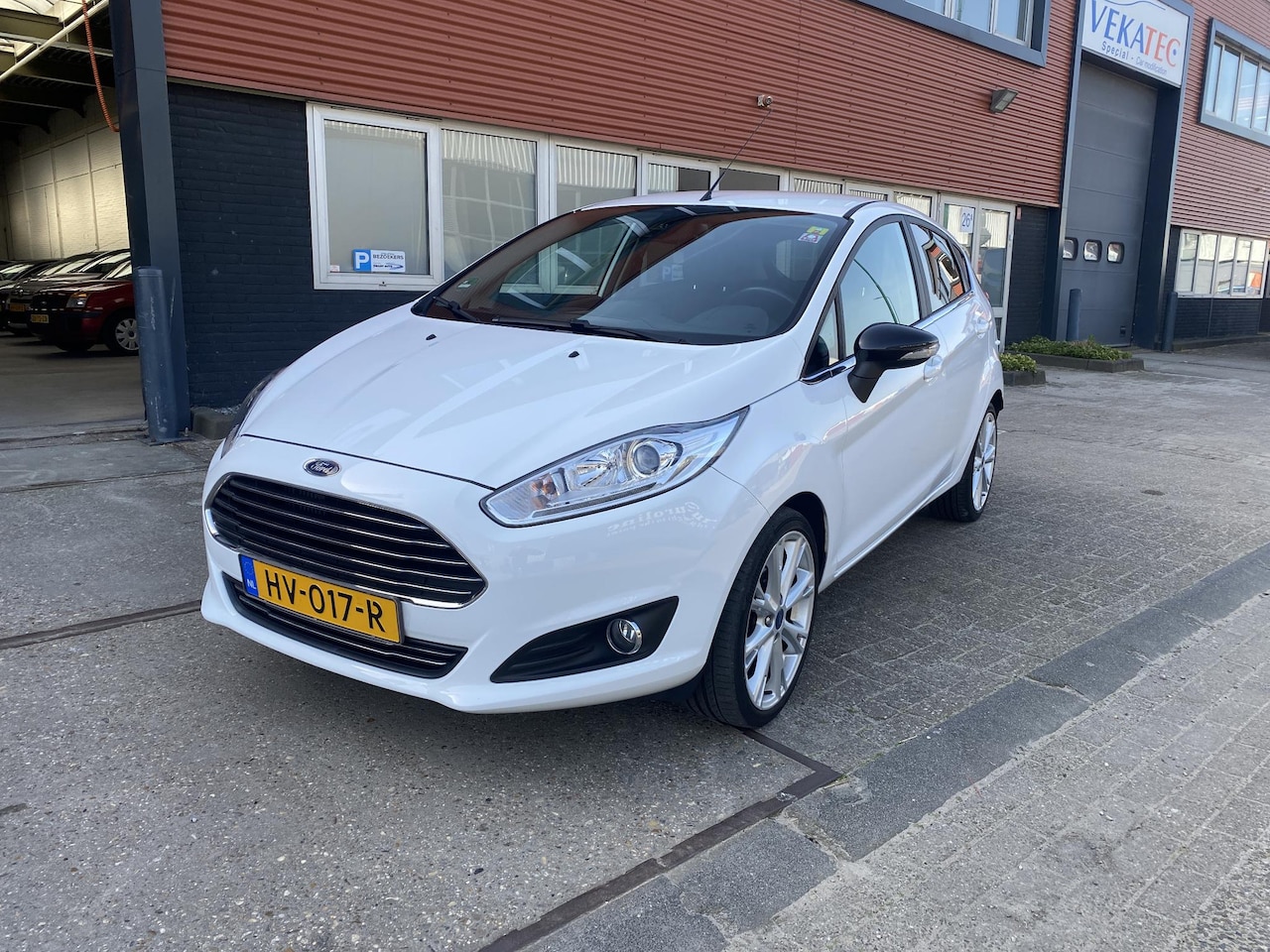 Ford Fiesta - 1.0 EcoBoost Titanium 5 Deurs | Climate Controle | Cruise Controle | Navigatie | Parkeer s - AutoWereld.nl