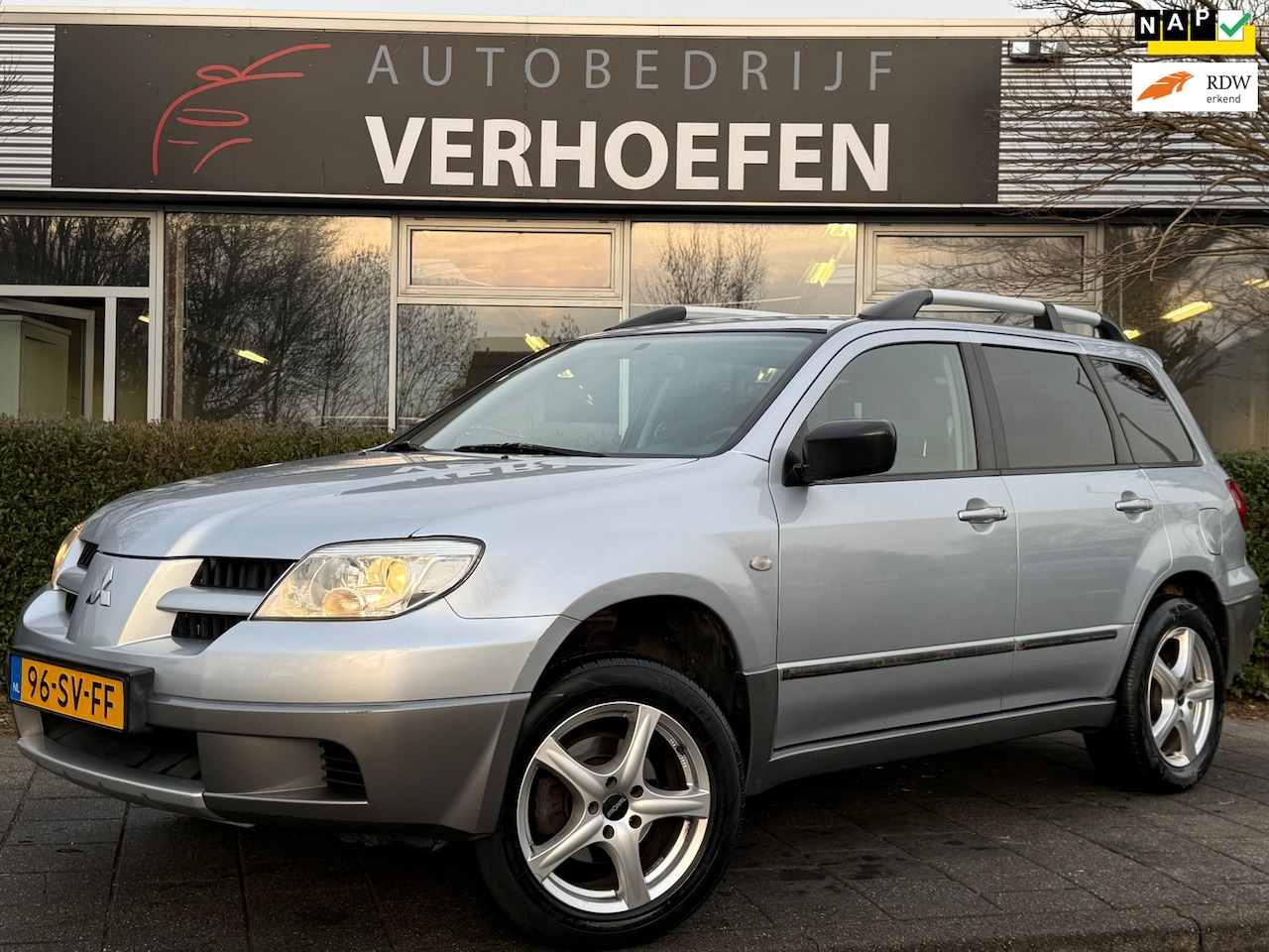 Mitsubishi Outlander Sport - 2.0 Invite+ - APPLE CARPLAY - AIRCO - XENON - TREKHAAK - 3 SLEUTELS ! - AutoWereld.nl