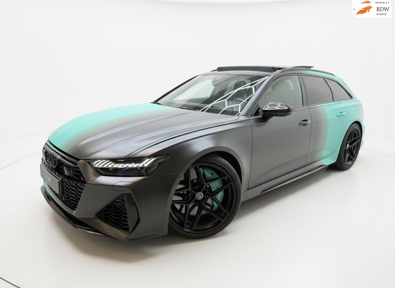 Audi RS6 - Avant RS 6 TFSI quattro PANO MILLTEK B&O HUD SFEER - AutoWereld.nl