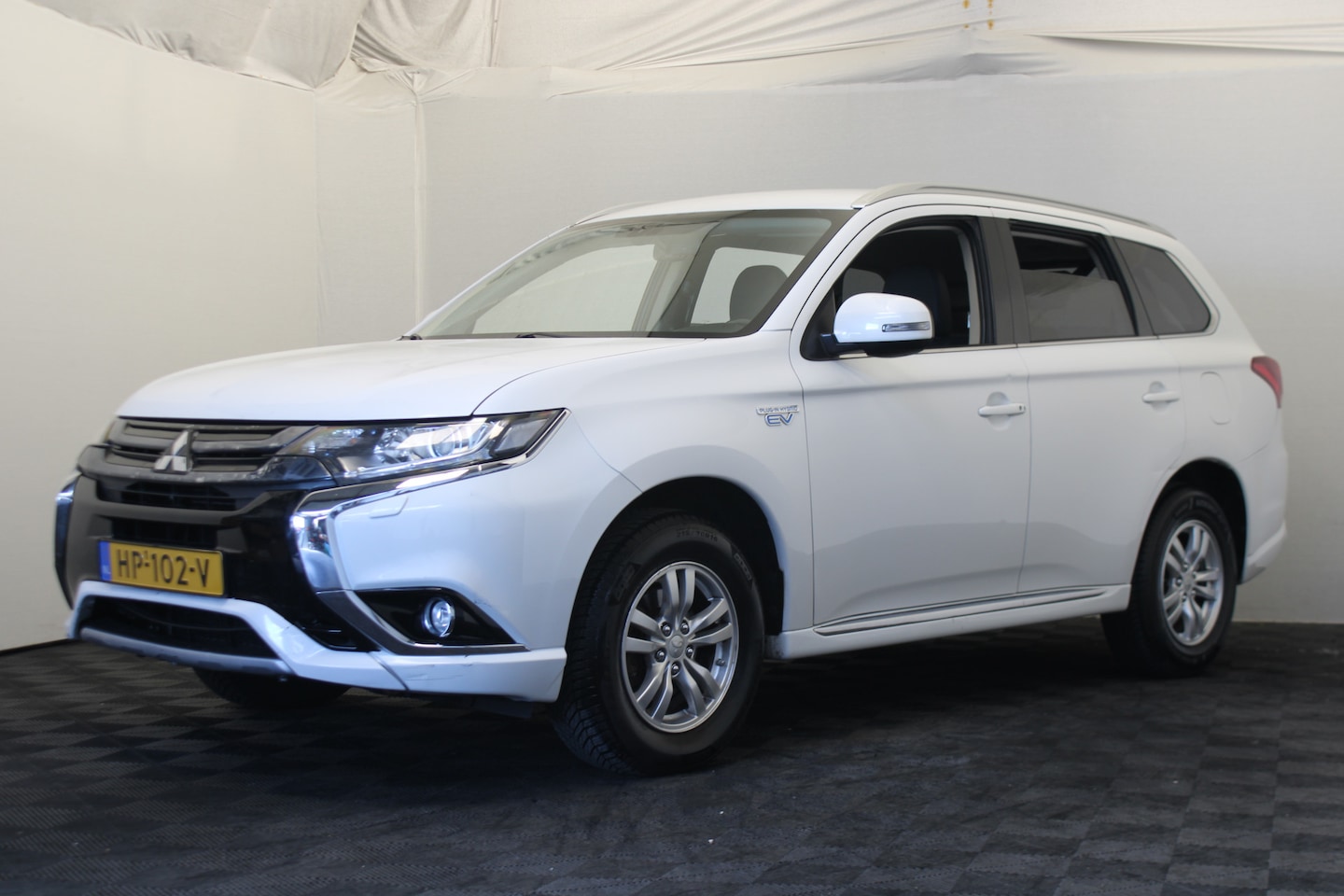 Mitsubishi Outlander - 2.0 PHEV Business Edition |Navi|Camera| - AutoWereld.nl