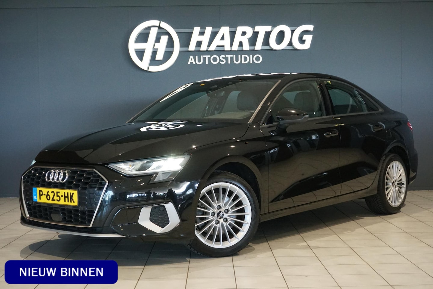 Audi A3 Limousine - 30 TFSI Business edition + STOELVERWARMING / KEYLESS - AutoWereld.nl