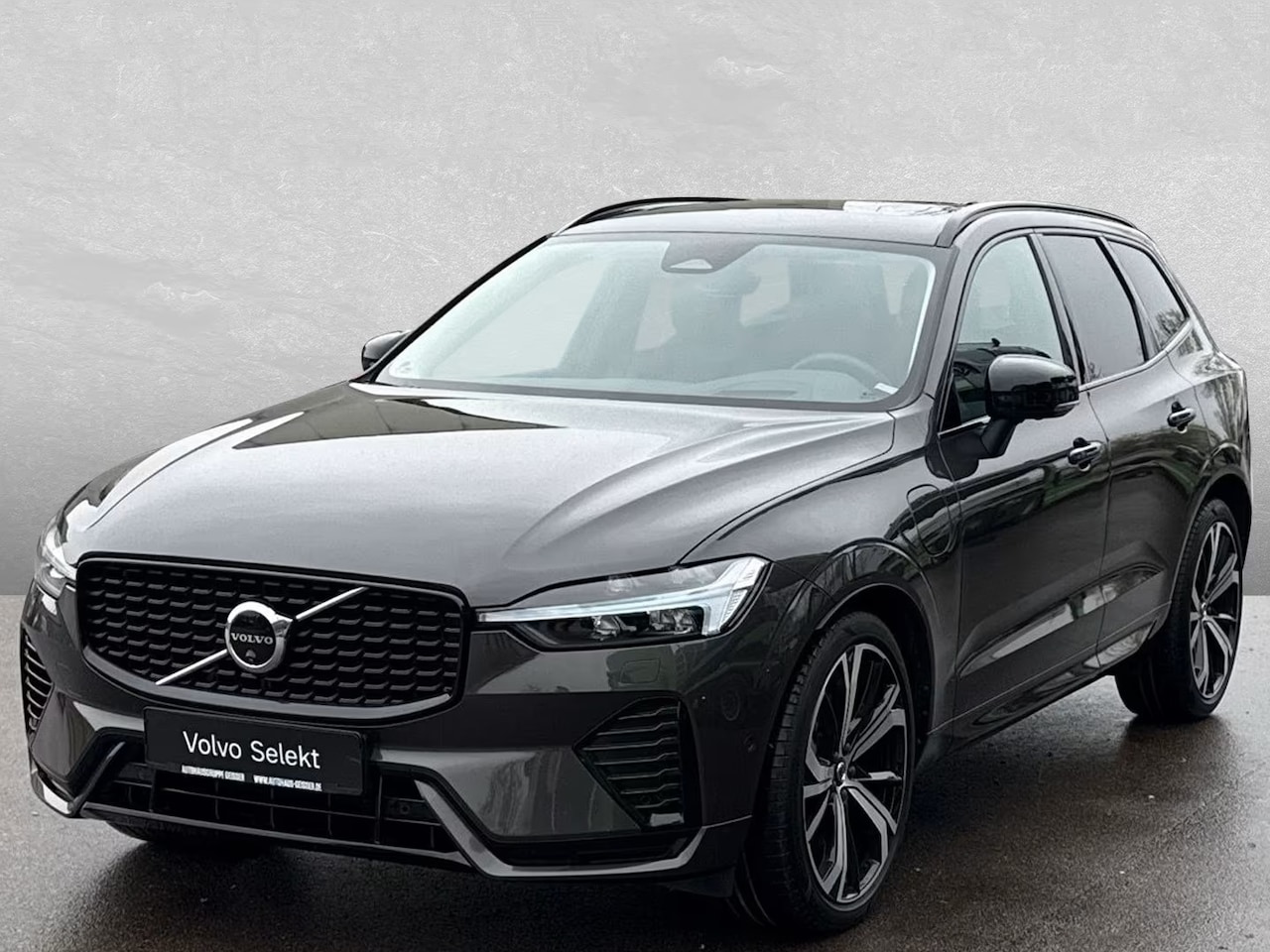 Volvo XC60 - 2.0 T8 Plug-in hybrid AWD Plus Dark (335kW/455PK) LUCHTV, PANO, ACC, HuD, 21-inch LMV ** E - AutoWereld.nl
