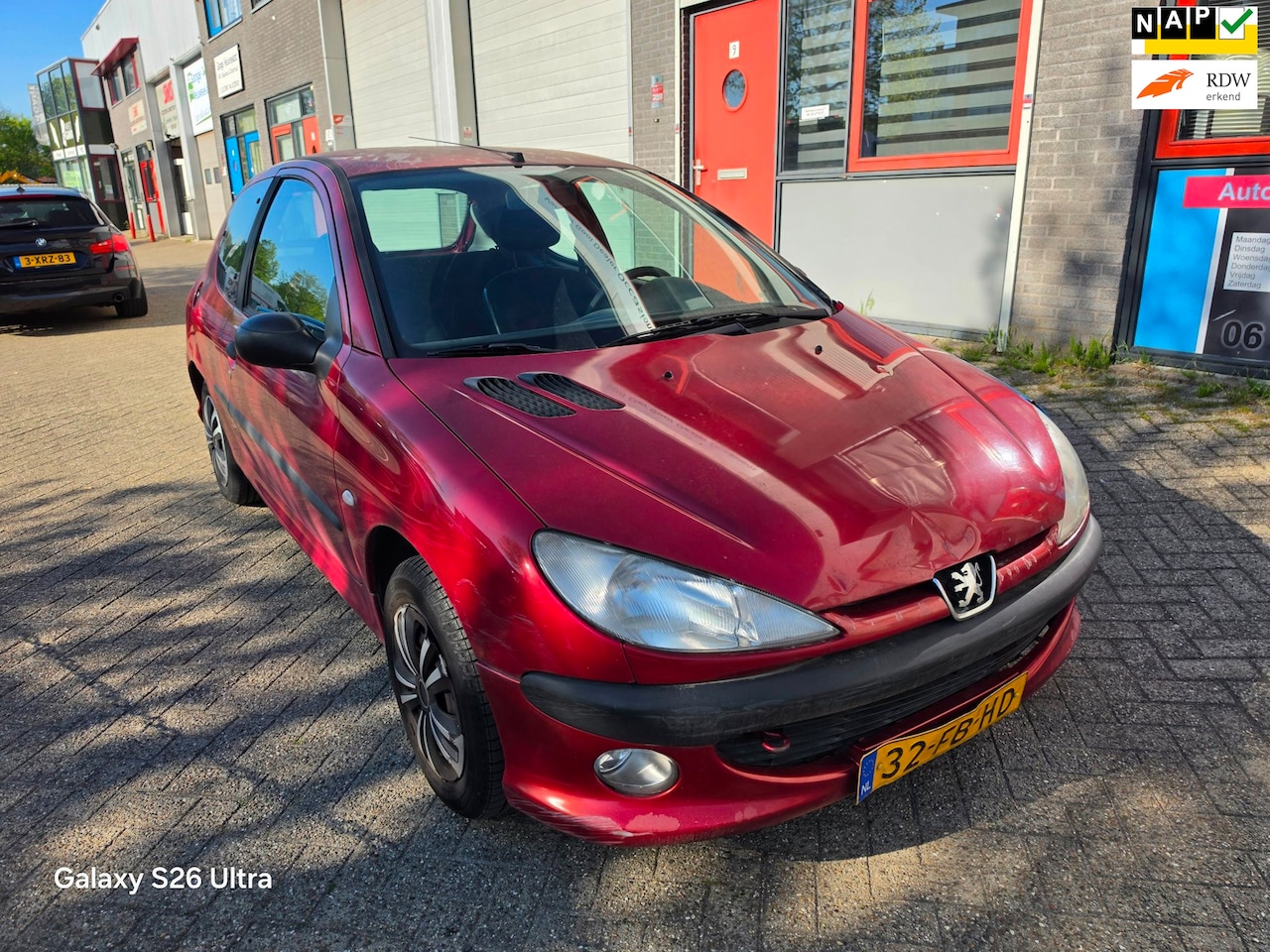 Peugeot 206 - 1.4 XS INRUIL KOOPJE MET NIEUWE APK! - AutoWereld.nl