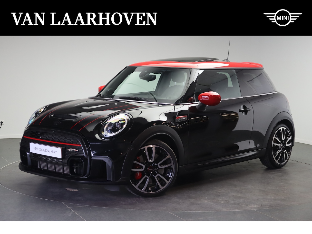 MINI John Cooper Works - Hatchback Automaat / Panoramadak / Sportstoelen / Achteruitrijcamera / Comfort Access / He - AutoWereld.nl