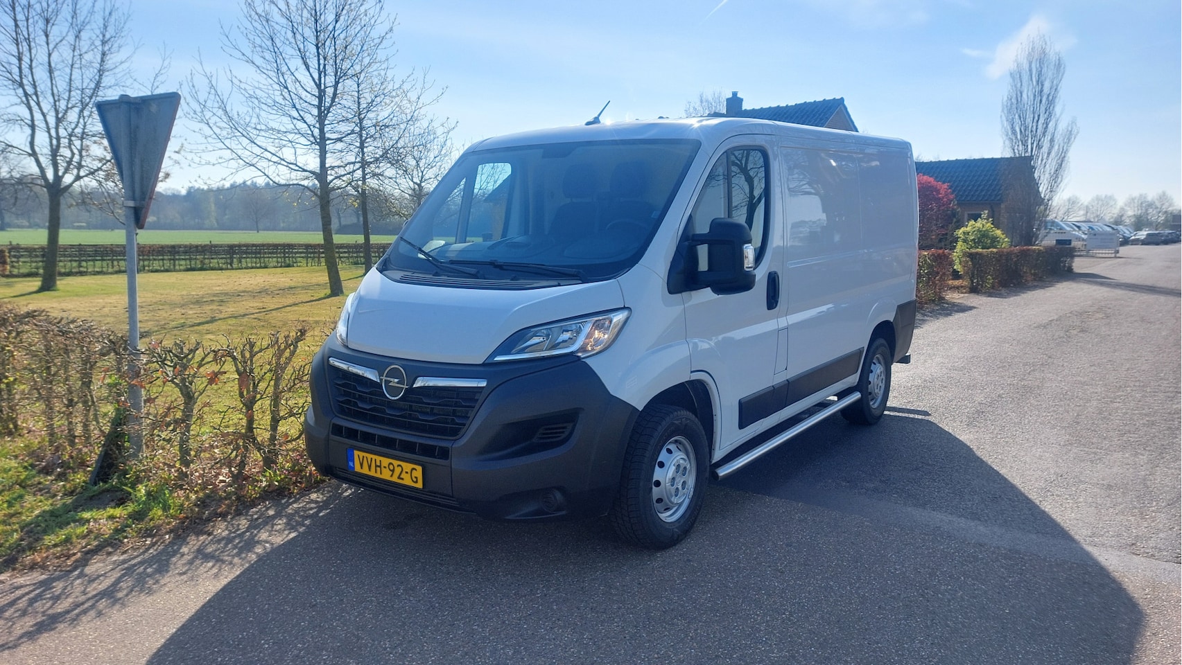 Opel Movano - 2.2D 120 L1H1 3.3t CLIMA/NAVI/CARPLAY BJ 2023 Noodloop? - AutoWereld.nl
