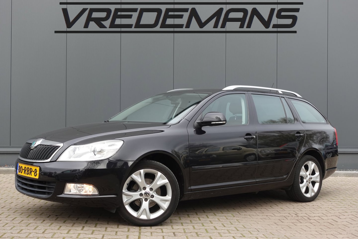 Skoda Octavia Combi - 1.2 TSI Elegance AUTOMAAT/NAVI/LEDER - AutoWereld.nl