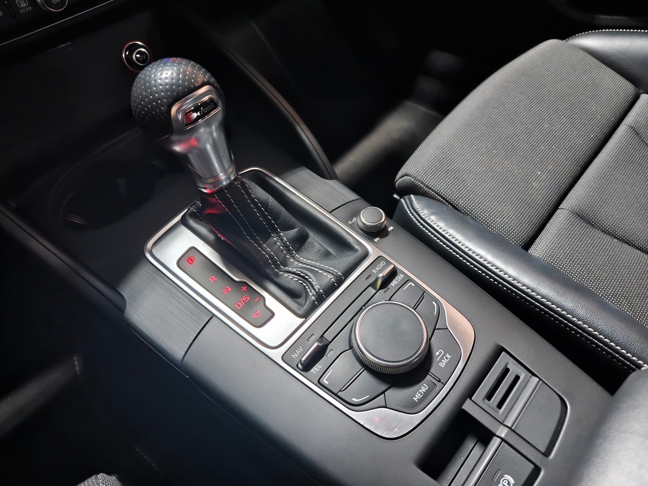 Audi A3 Sportback - 1.4 TFSI CoD S-Line, Trekhaak, Led, Clima, Cruise, PDC, Stoelverwarming, NW APK