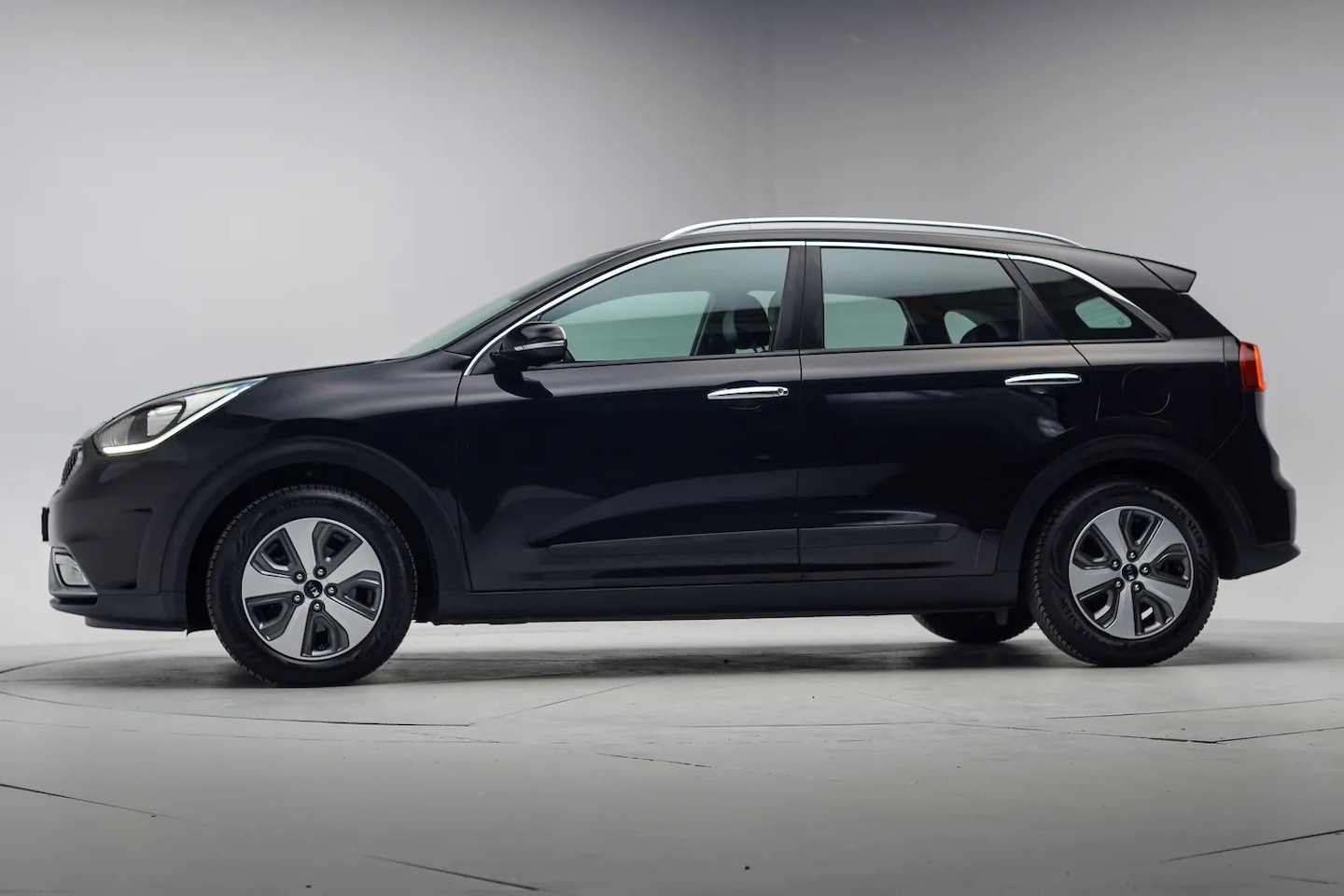 Kia Niro - 1.6 GDi Hybrid DynamicLine Aut.[ Navi Apple/Android Cruise Camera ] - AutoWereld.nl