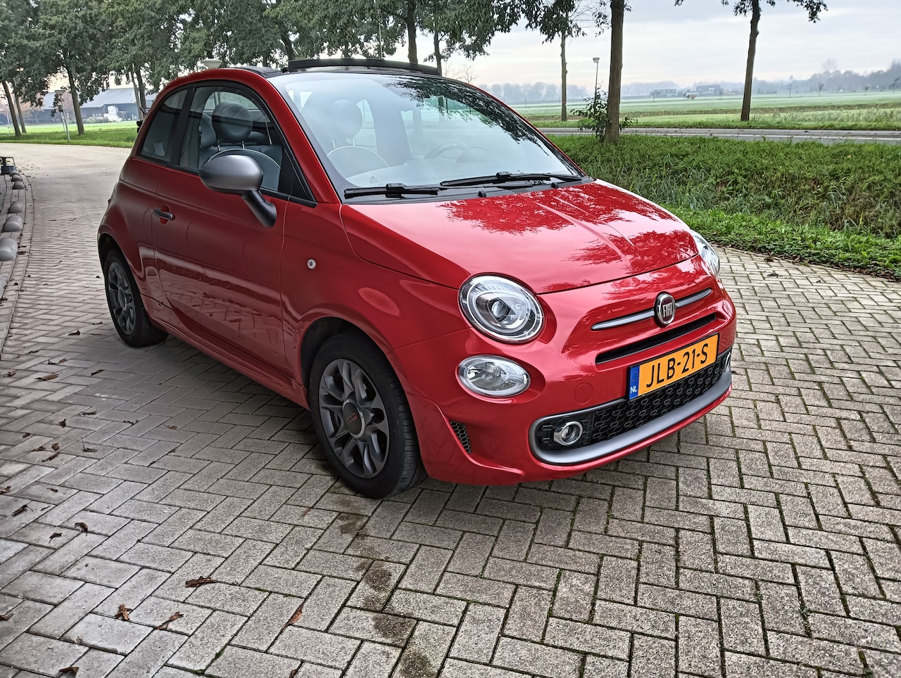 Fiat 500 C - 1.2 Sport. Airco . Carplay . Cruise control . Topstaat !! - AutoWereld.nl