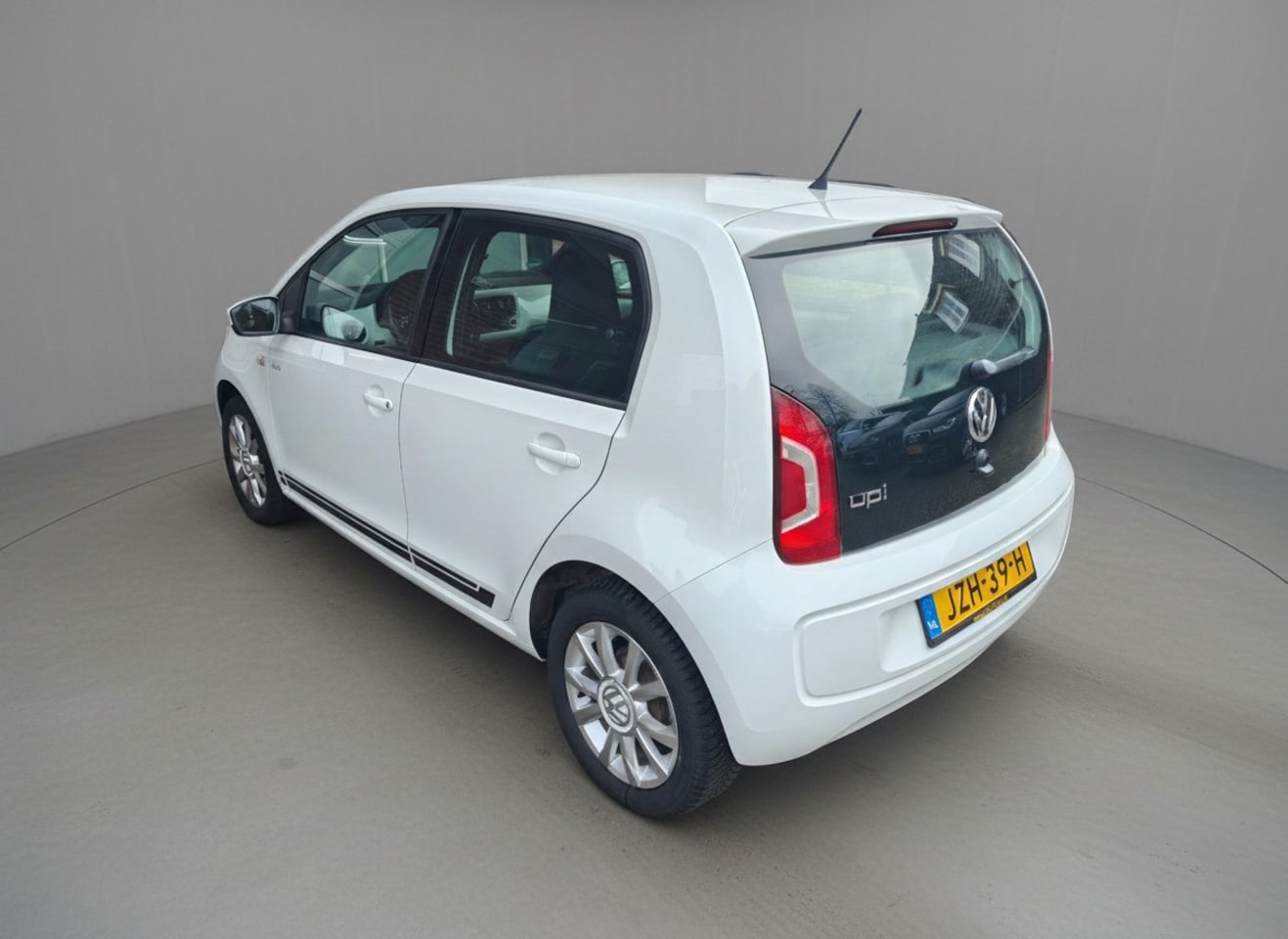 Volkswagen Up! - Club, Airco, LM, CV, EL Ramen. 1e eig