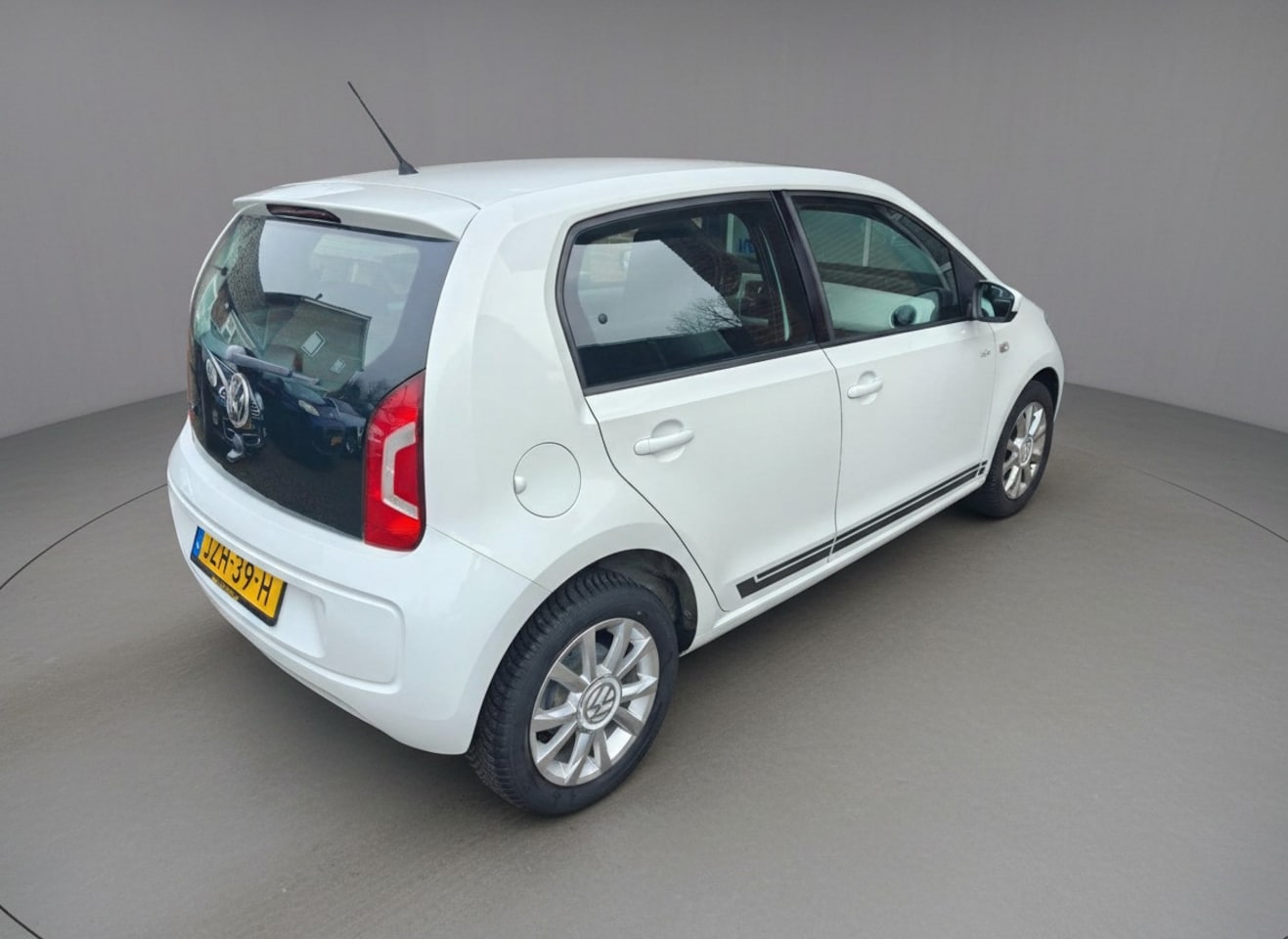 Volkswagen Up! - Club, Airco, LM, CV, EL Ramen. 1e eig