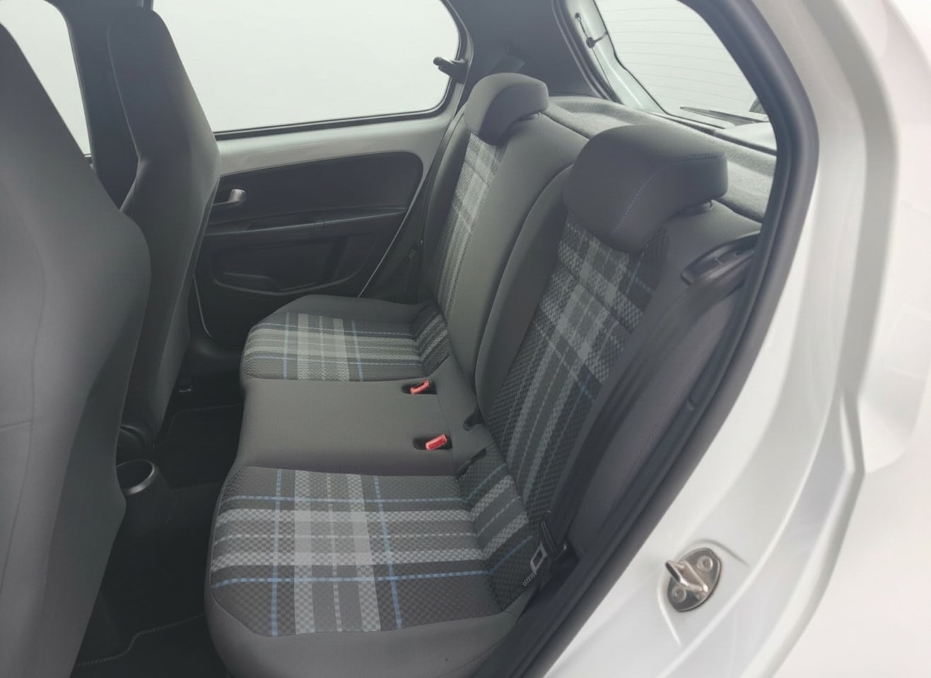 Volkswagen Up! - Club, Airco, LM, CV, EL Ramen. 1e eig