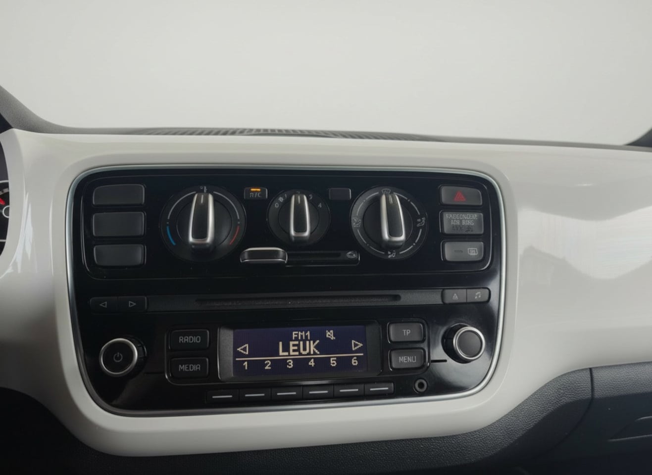 Volkswagen Up! - Club, Airco, LM, CV, EL Ramen. 1e eig