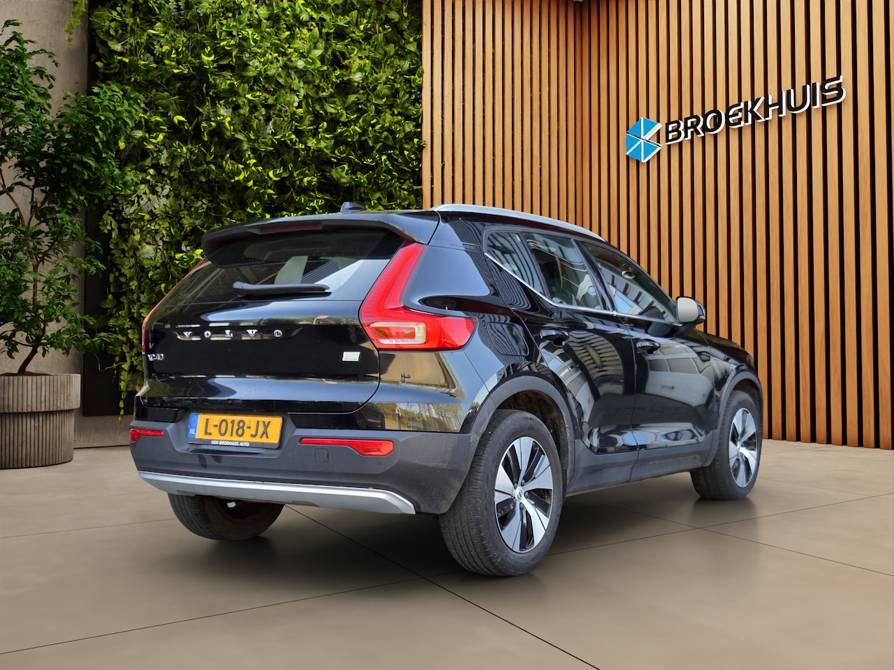 Volvo XC40 - 1.5 T4 Recharge Inscription Expression | Trekhaak | Camera | Stuur/stoelverwarming - AutoWereld.nl