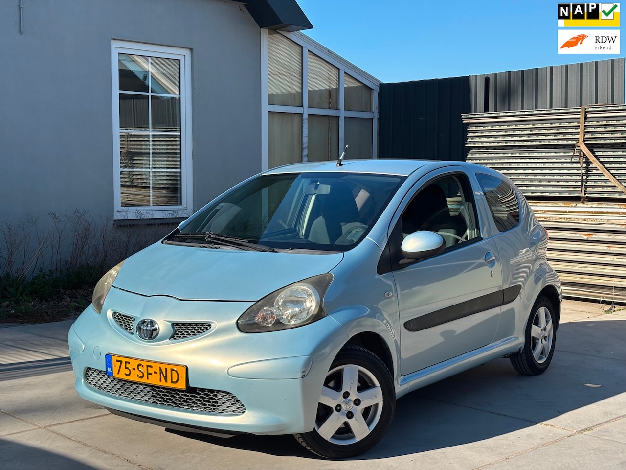 Toyota Aygo - 1.0-12V Sport | Nieuwe APK | Goed onderhouden | Airco | El. Ramen | NAP | Trekhaak | Sport - AutoWereld.nl
