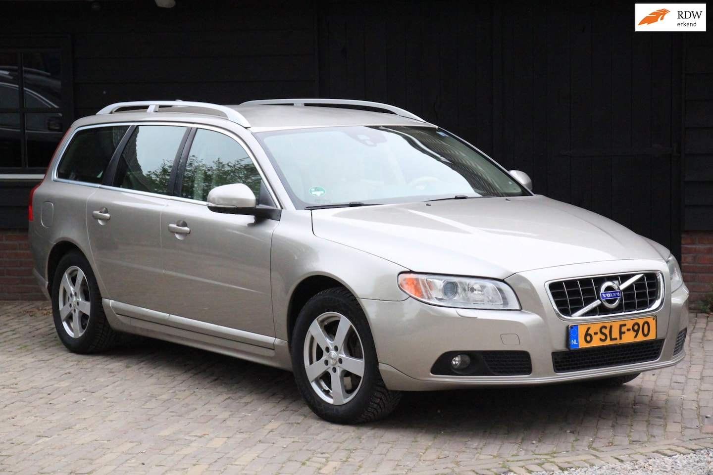 Volvo V70 - 2.5T Summum CNG/Xenon/Leer/Navigatie/Parkeersensor - AutoWereld.nl
