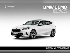 BMW 1-serie - 120 | Panorama | 18" | Innovation Pack | Sportstoelen | Harman Kardon | Nu 42.895,