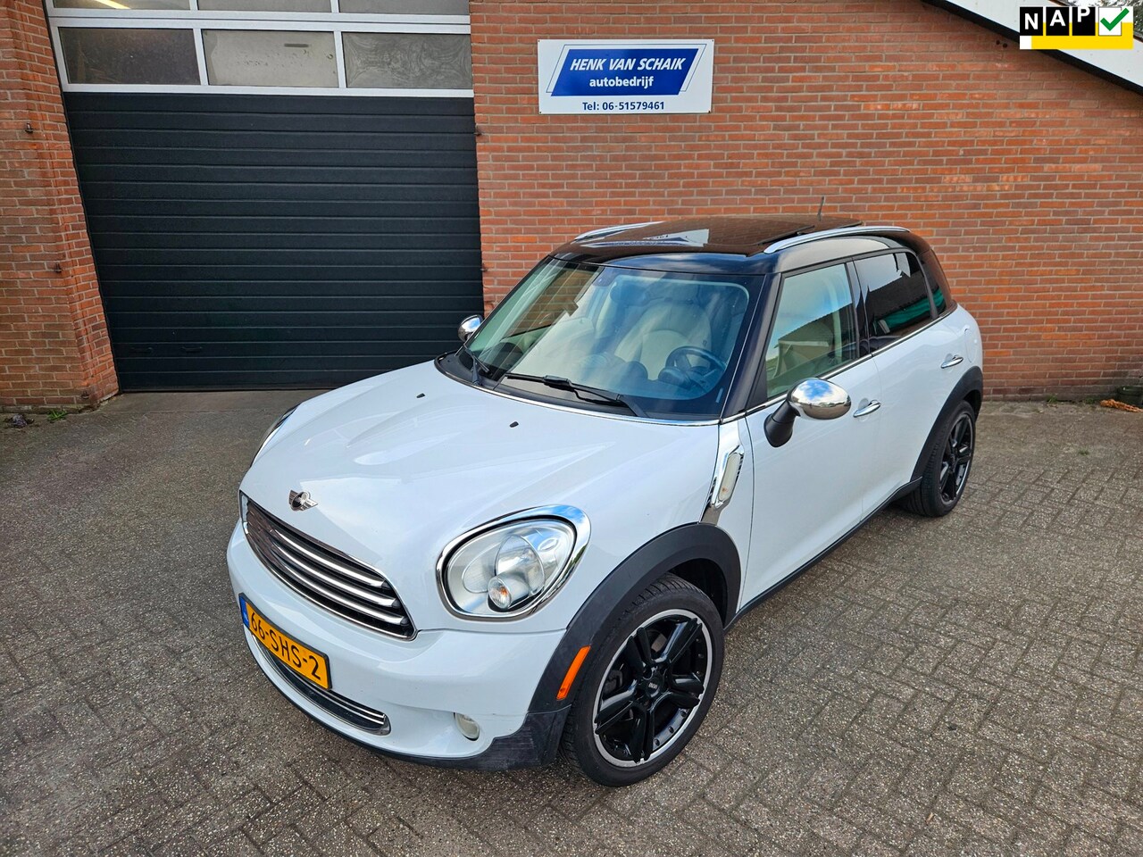 MINI Countryman - Mini 1.6 Cooper 2011 / Pano, Stoelverwarming - AutoWereld.nl