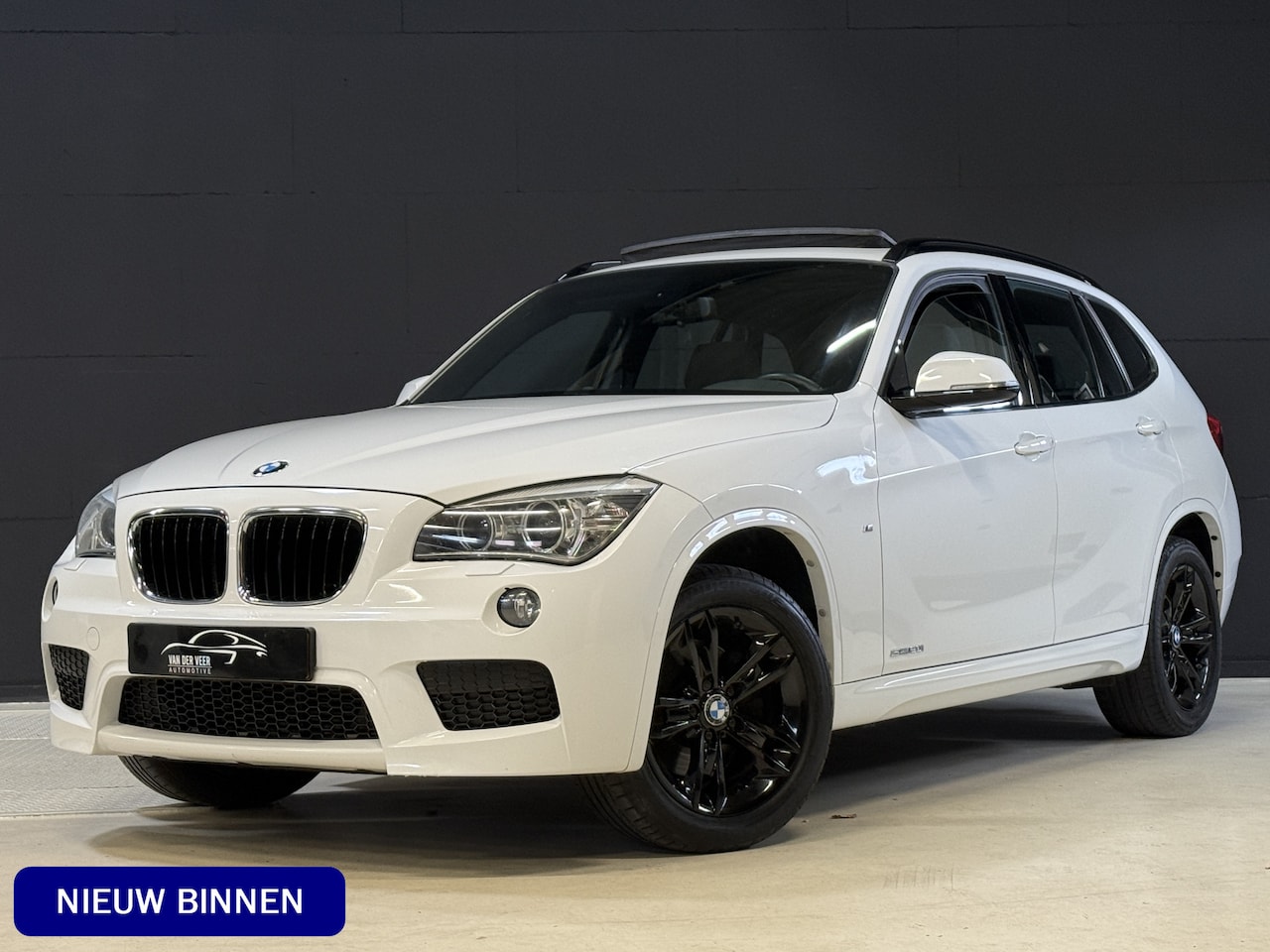 BMW X1 - sDrive20i High Executive | Origineel NL | M-Sport | Pano | Stoelverwarming - AutoWereld.nl