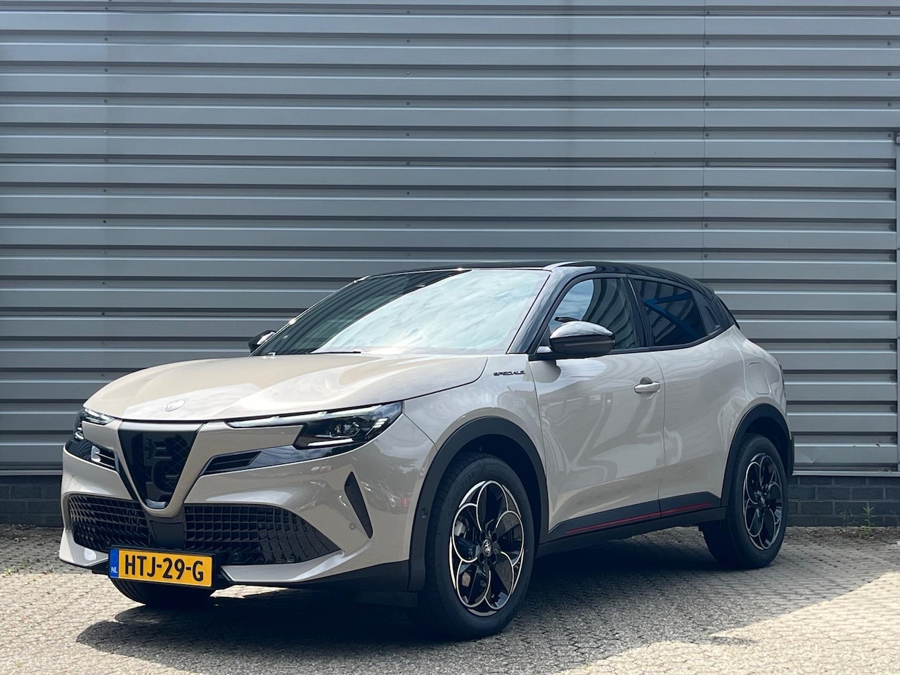 Alfa Romeo Junior - 1.2 Turbo Hybrid 136pk eDCT6 Ibrida Speciale | Automaat | Camera | Sensoren Voor + Achter - AutoWereld.nl