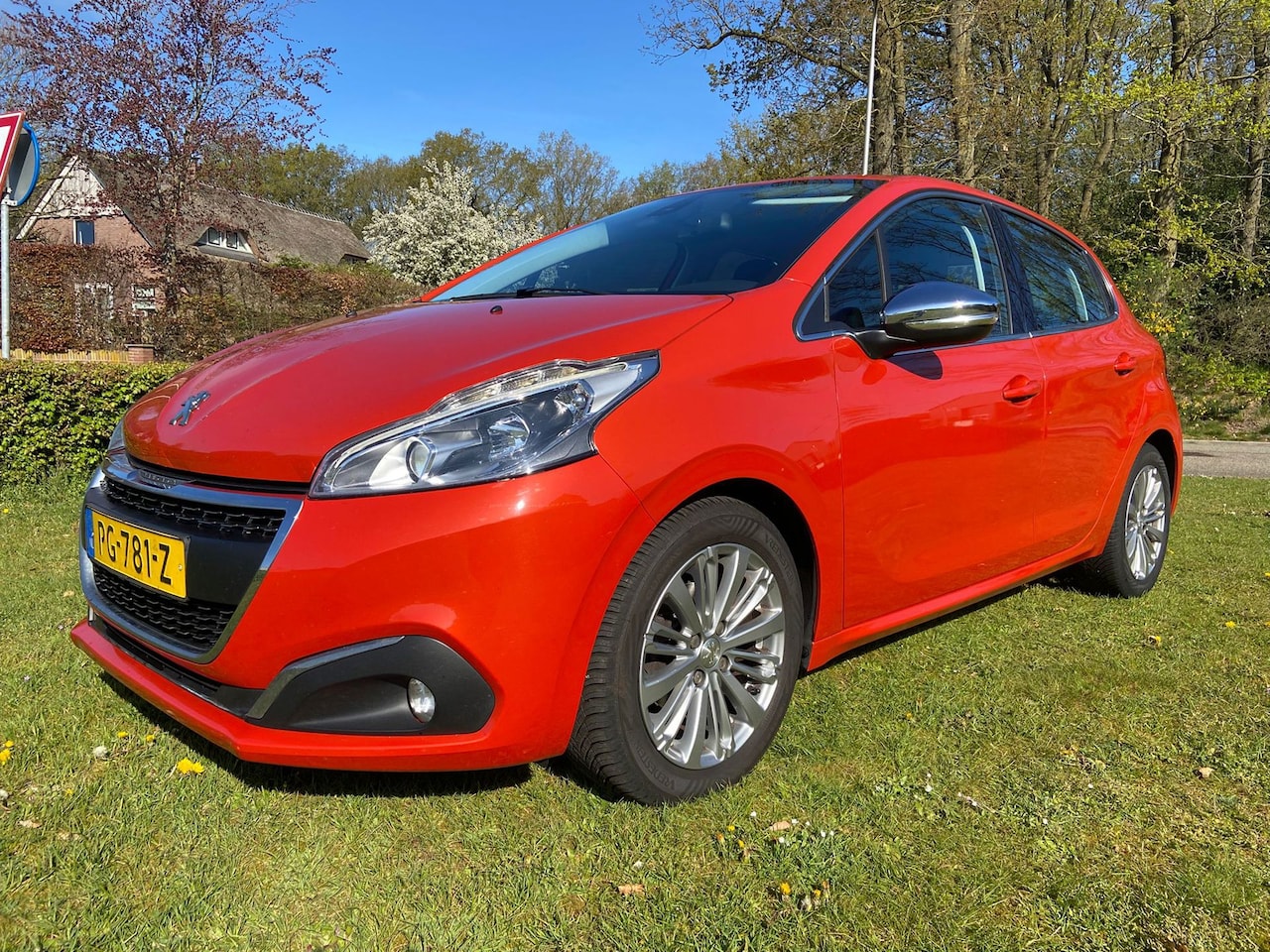 Peugeot 208 - 1.6 BlueHDi Blue Lease Executive 1.6 BlueHDi Blue Lease Executive, Bj`2017, Trekhaak! - AutoWereld.nl