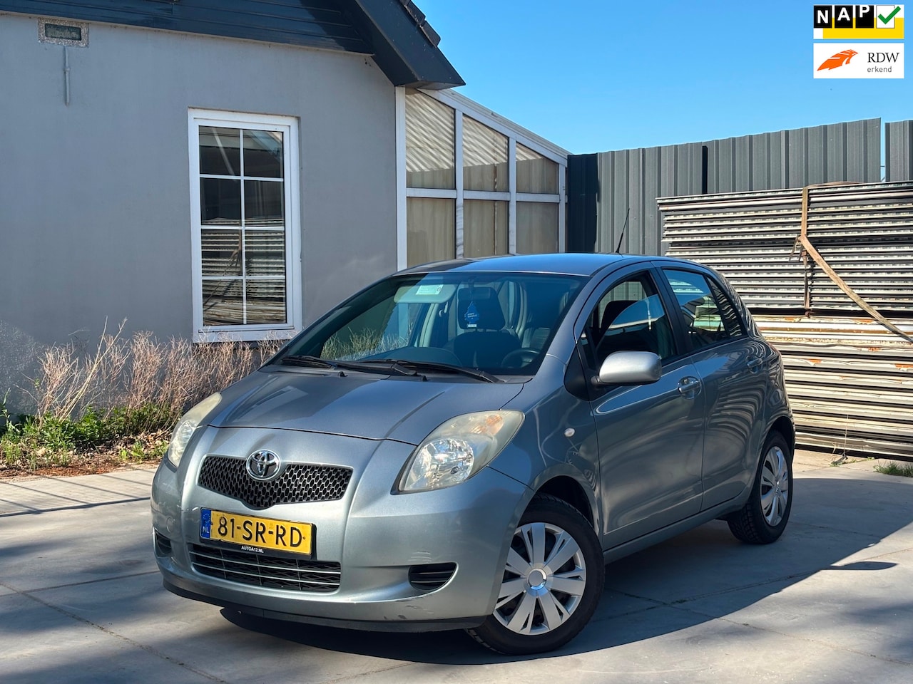 Toyota Yaris - 1.3 VVTi Sol MMT | APK tot 9-2-2027 | Automaat | Airco | El. Ramen | NAP | Rijdt heerlijk! - AutoWereld.nl